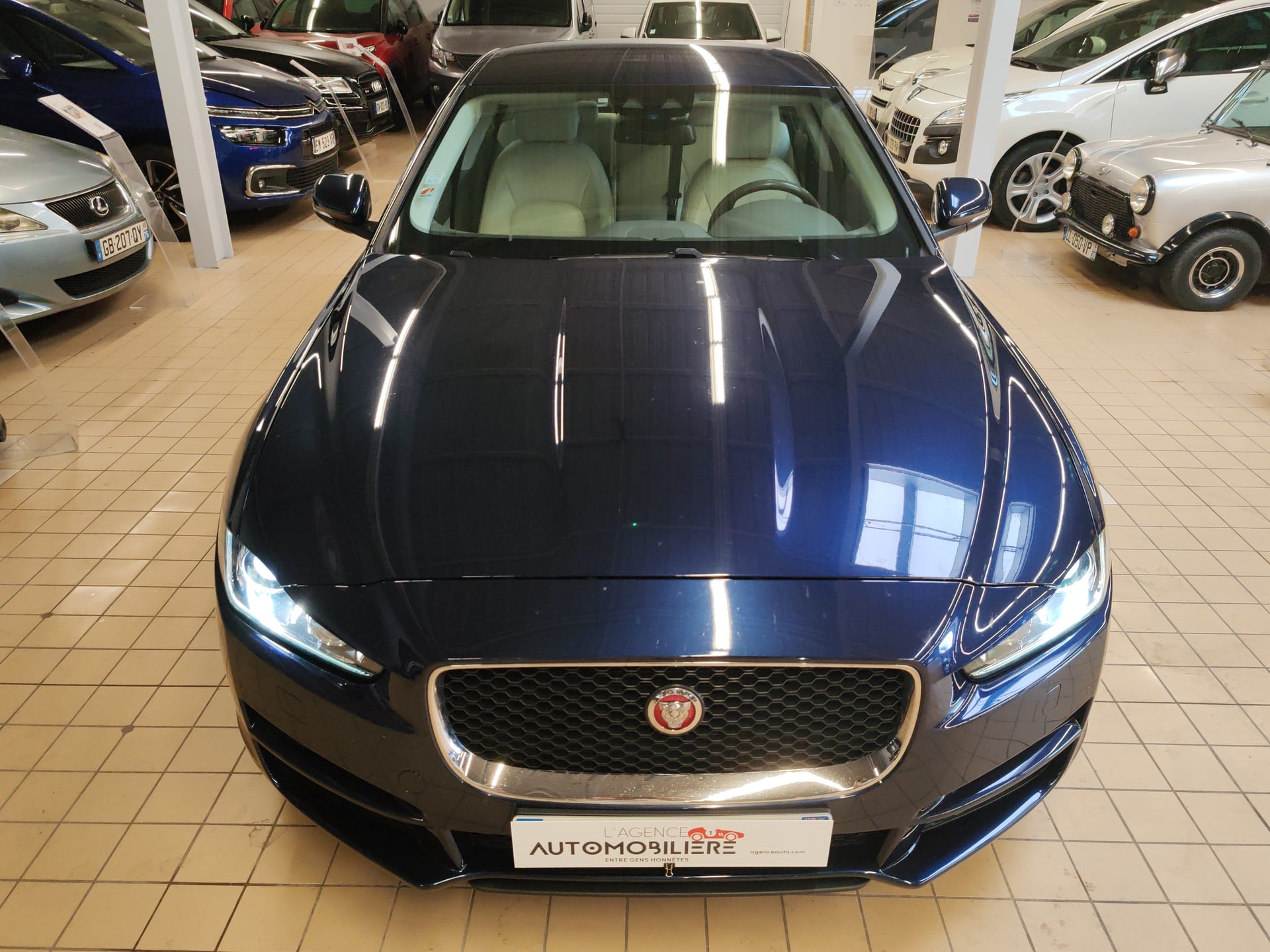 Jaguar XE XE 2.0D 180ch Prestige BVA8 — 2