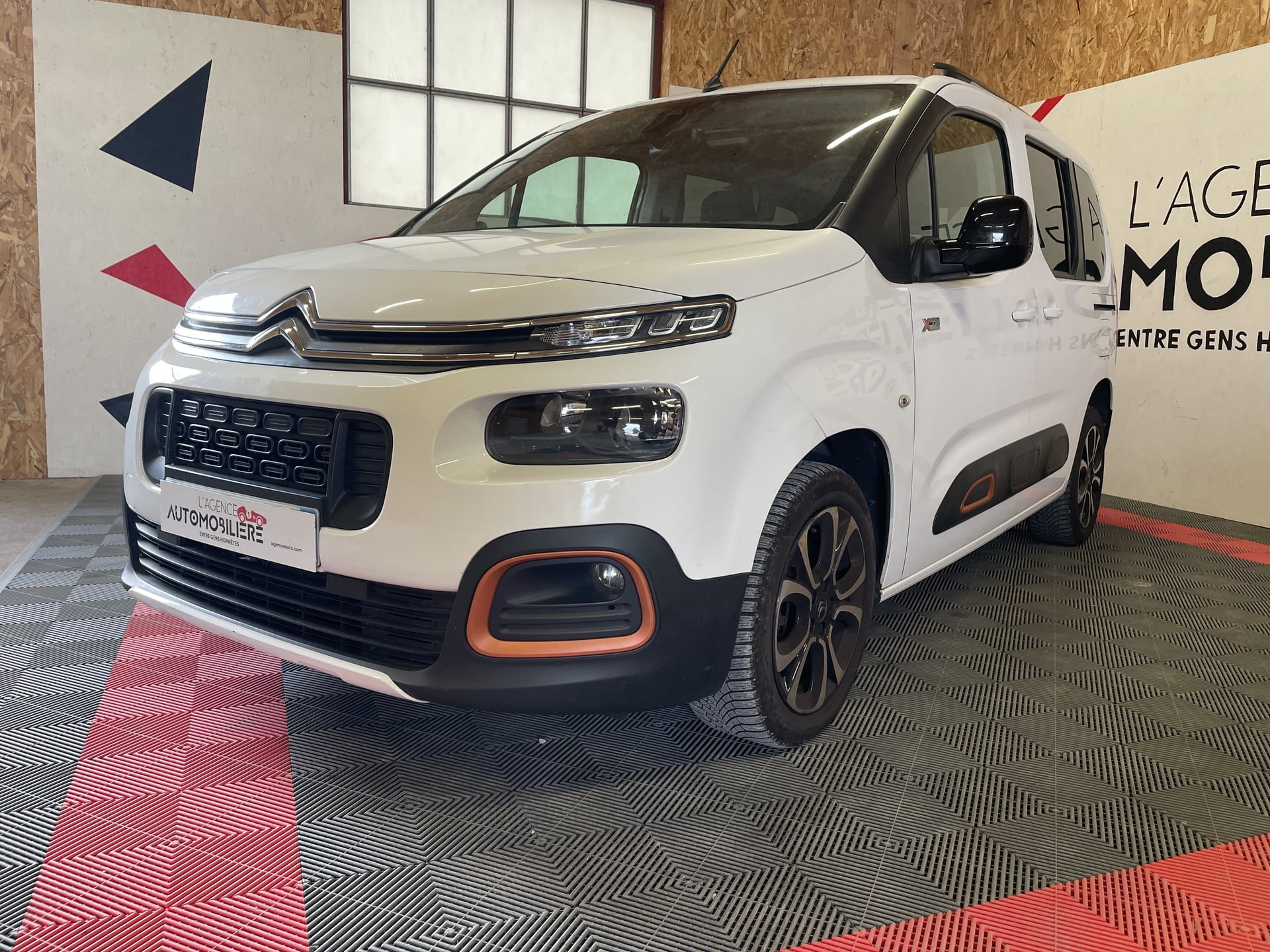 Citroen Berlingo 1.5 BlueHDi S&S 130 cv SHINE pack XTR — 2