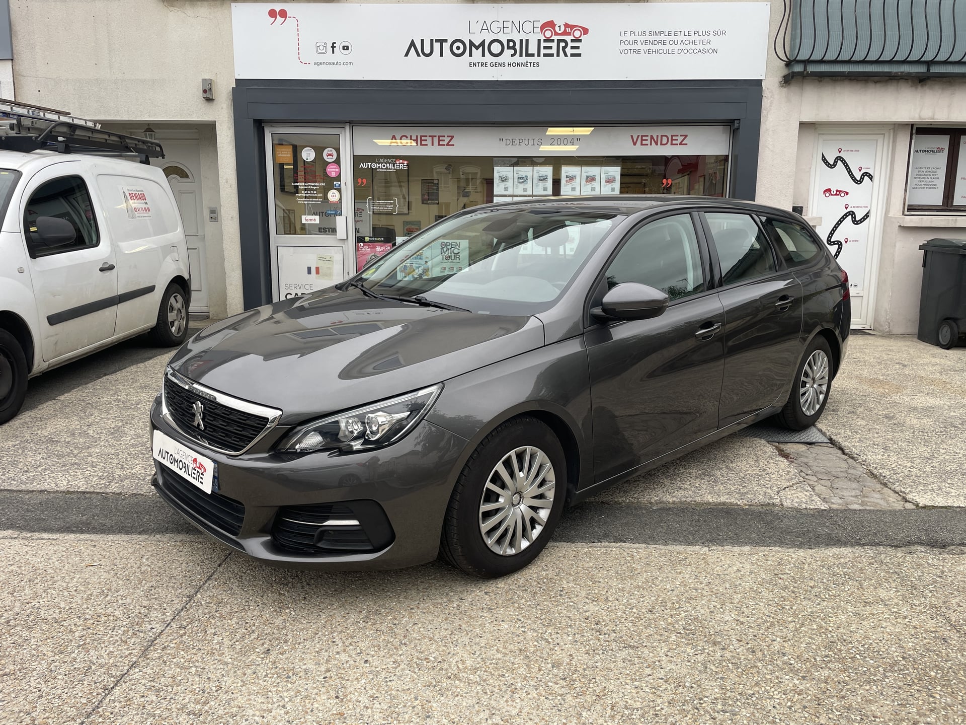 Peugeot 308 SW II SW 1.6 BlueHDi 120 cv Active - Attelage