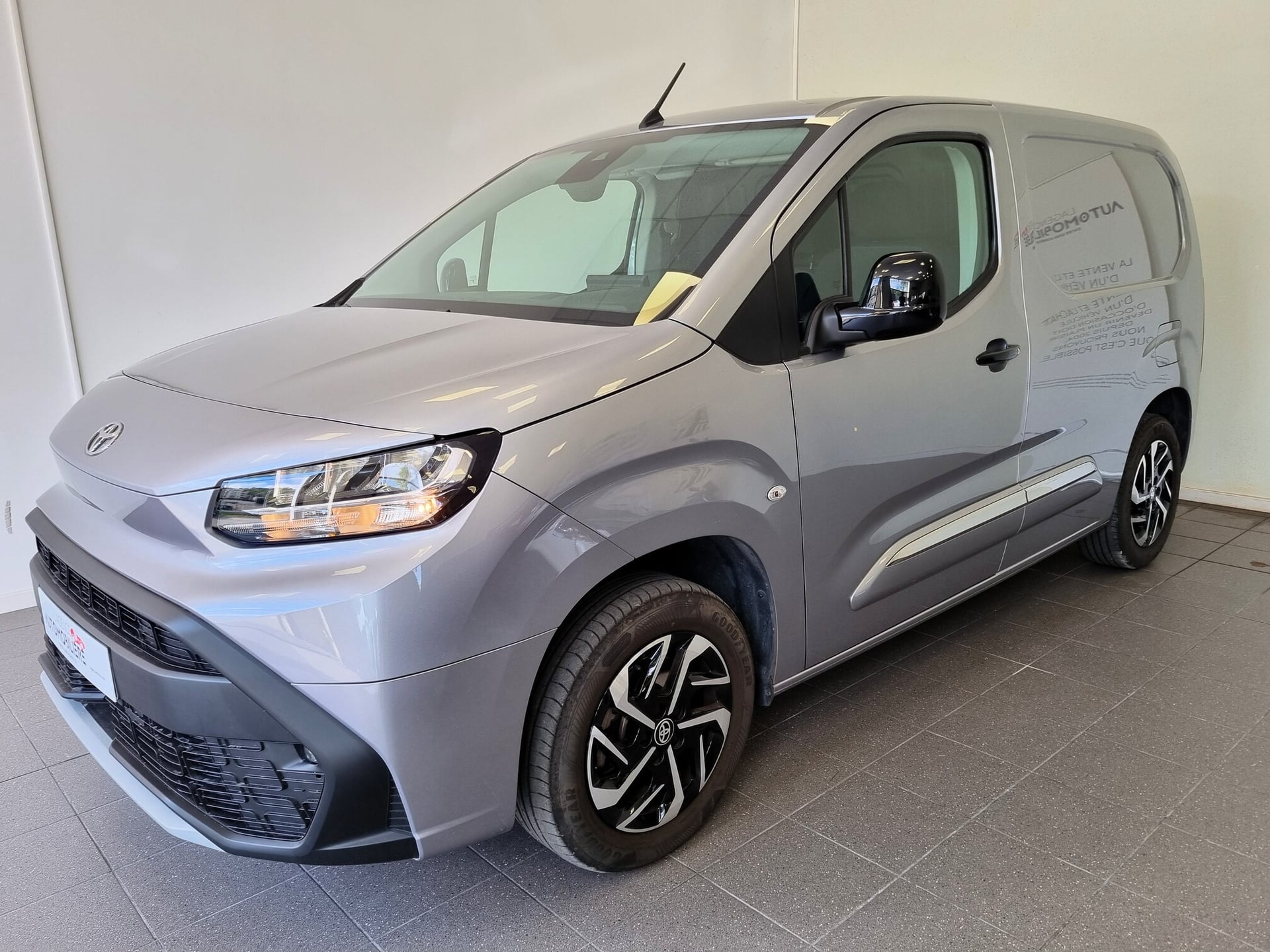 Toyota PROACE CITY MEDIUM 130 D-4D Start MC24 - 3PLACES - PACK LOOK - RARE 130 CV — 2