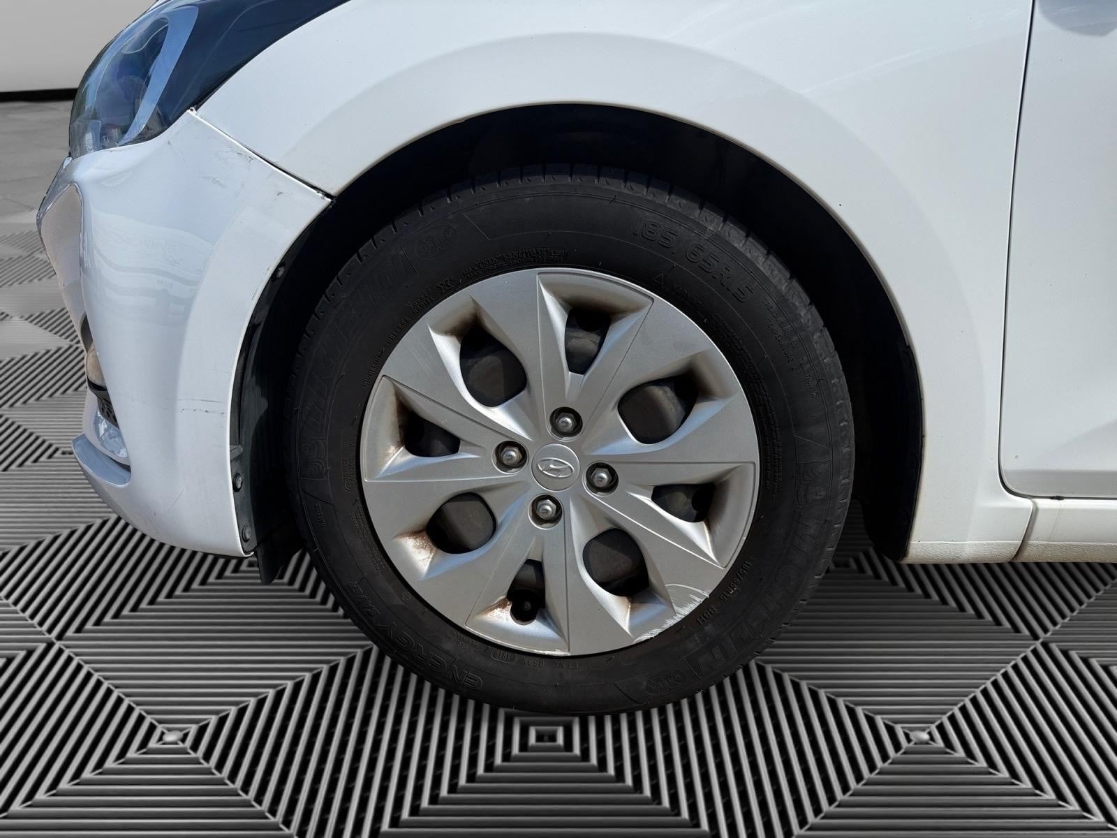Hyundai i20 1.2 75ch Initia — 18