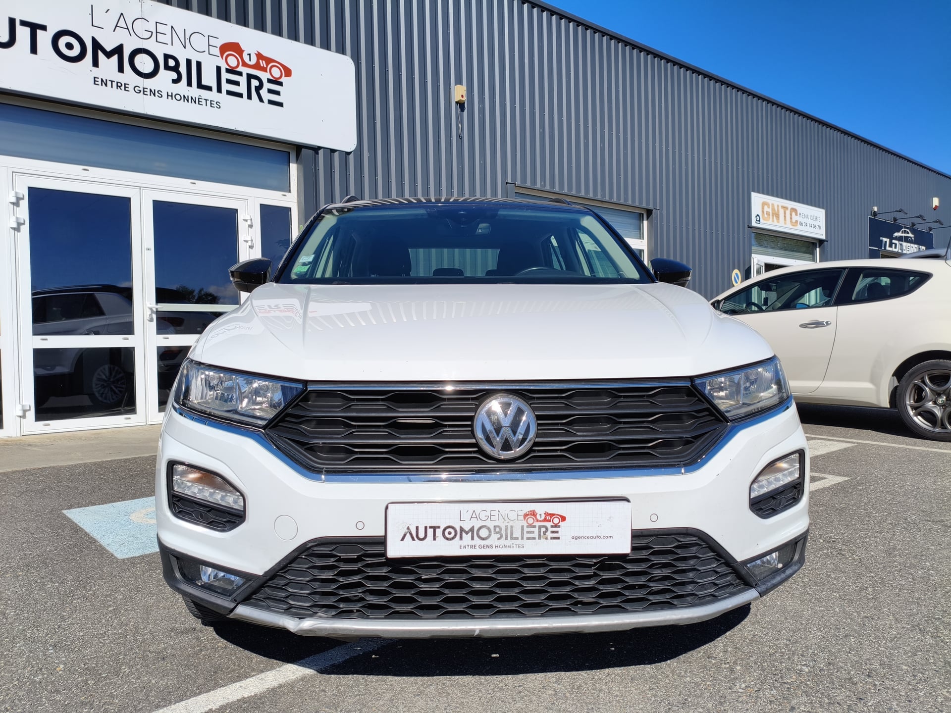 Volkswagen T-roc 1.0L TSI 115ch LOUNGE — 2