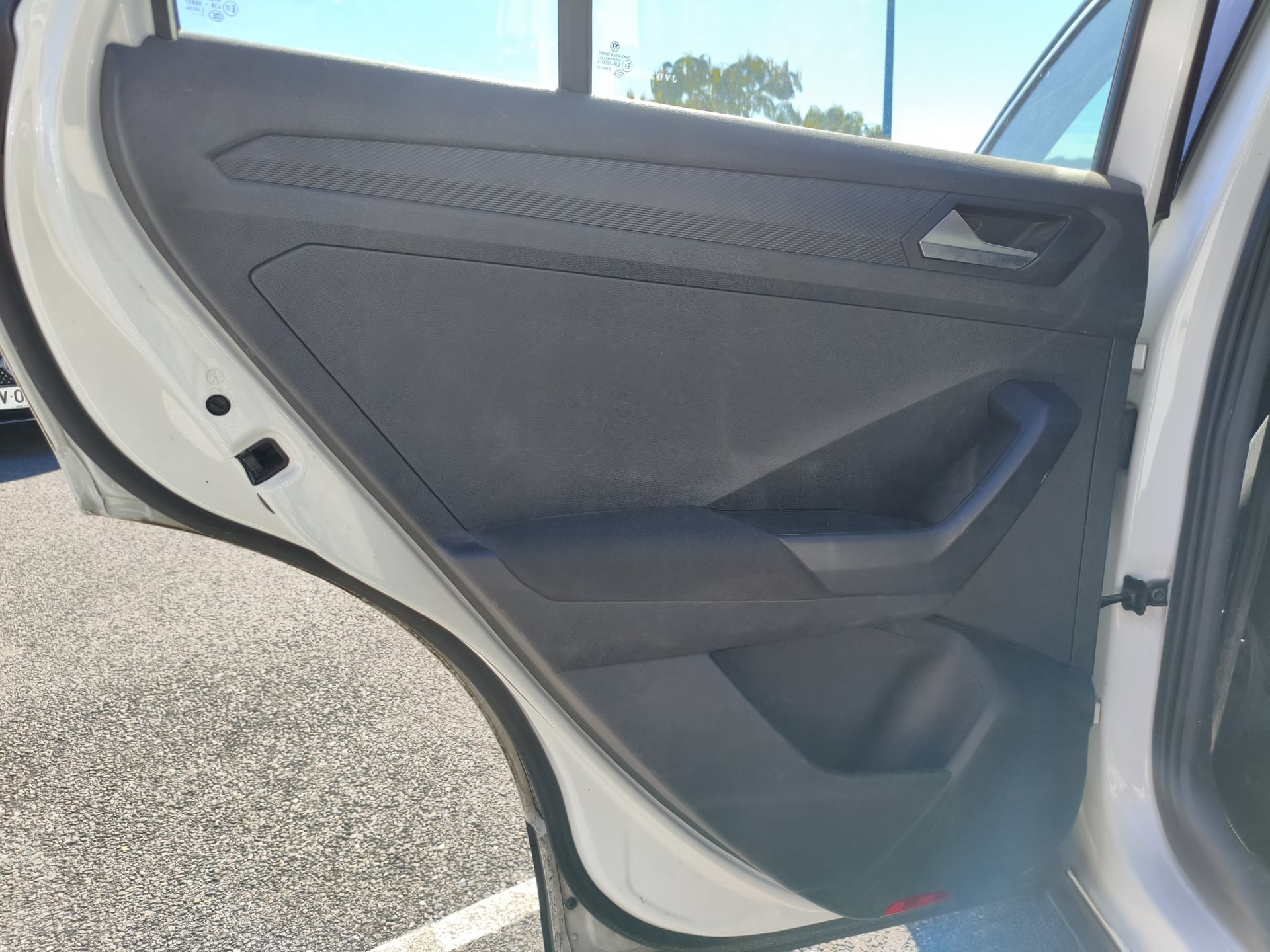Volkswagen T-roc 1.0L TSI 115ch LOUNGE — 26