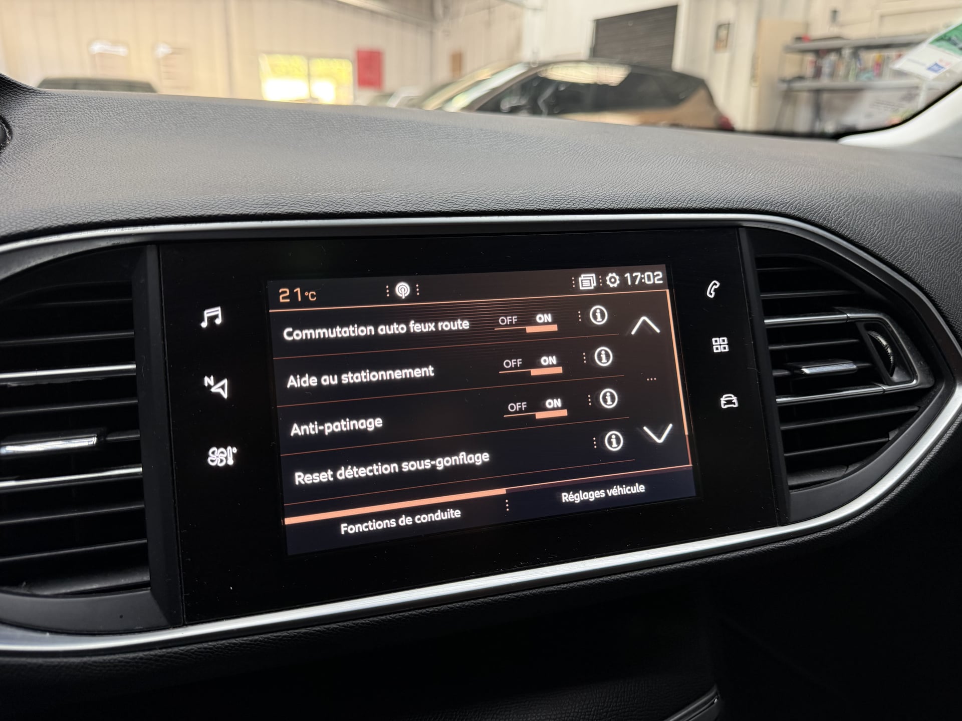 Peugeot 308 1.5 BlueHDI 130ch Active Business — 18