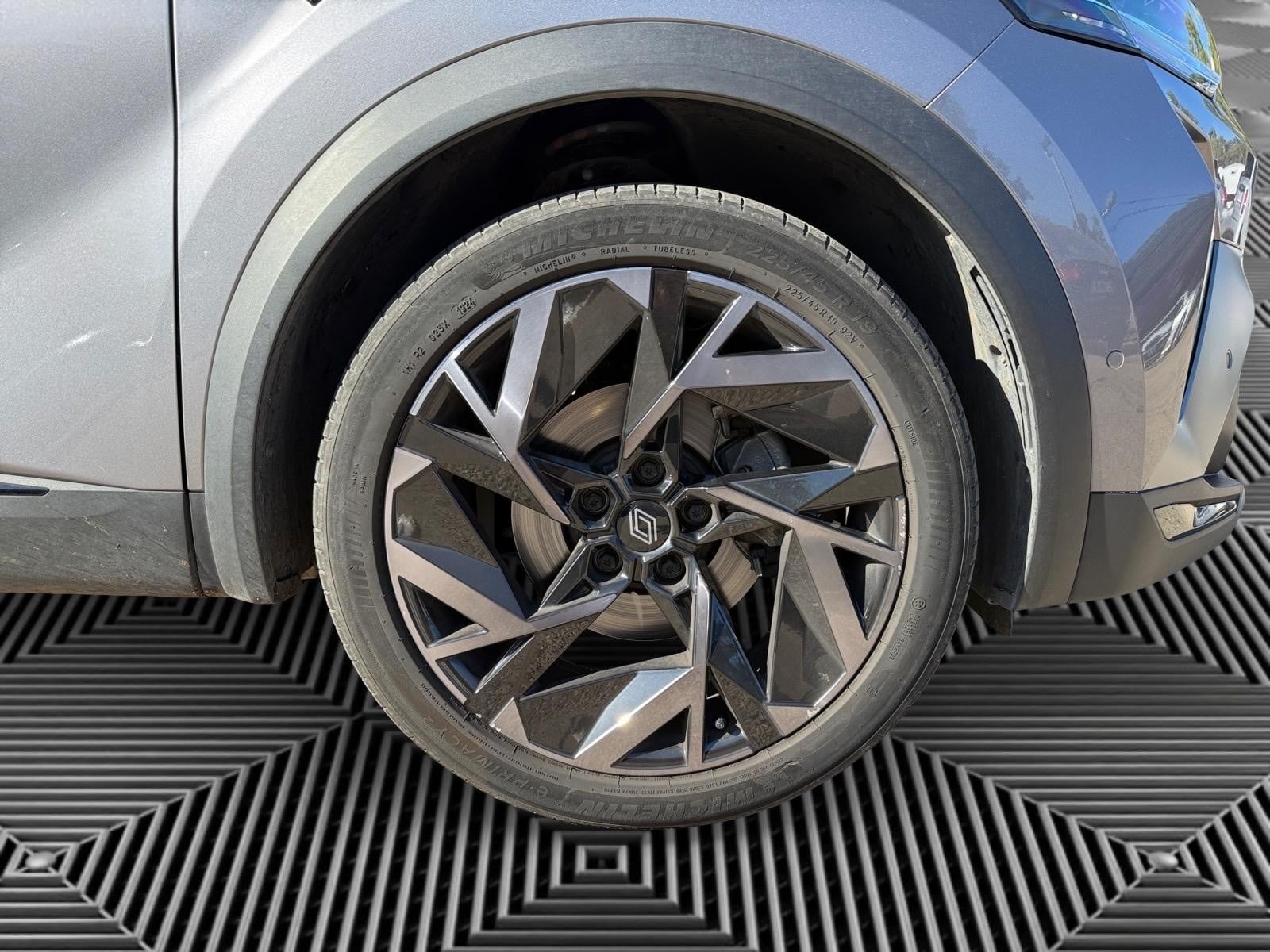 Renault Captur 1.6 E-TECH 145H 90 HYBRID FULL-HYBRID 1.2KWH ESPRIT ALPINE BVA — 18