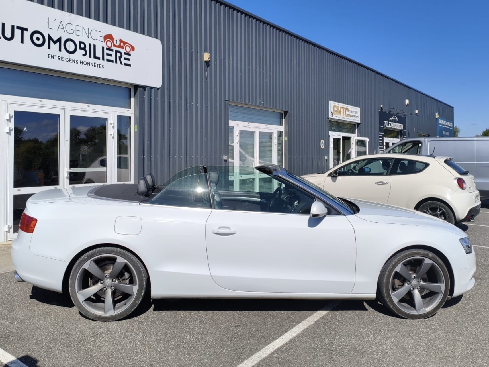 Audi A5 3.0L TDI 204CH AVUS MULTITRONIC – 4 PNEUS NEUFS – SUIVI FACTURES — 2