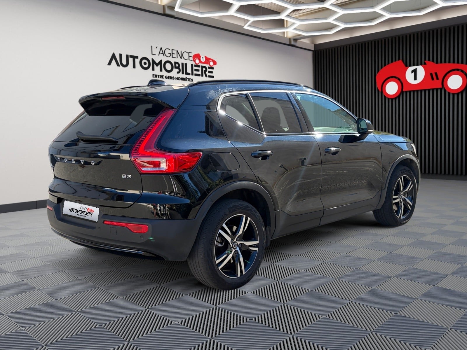 Volvo XC40 B3 163ch Plus Dark DCT 7