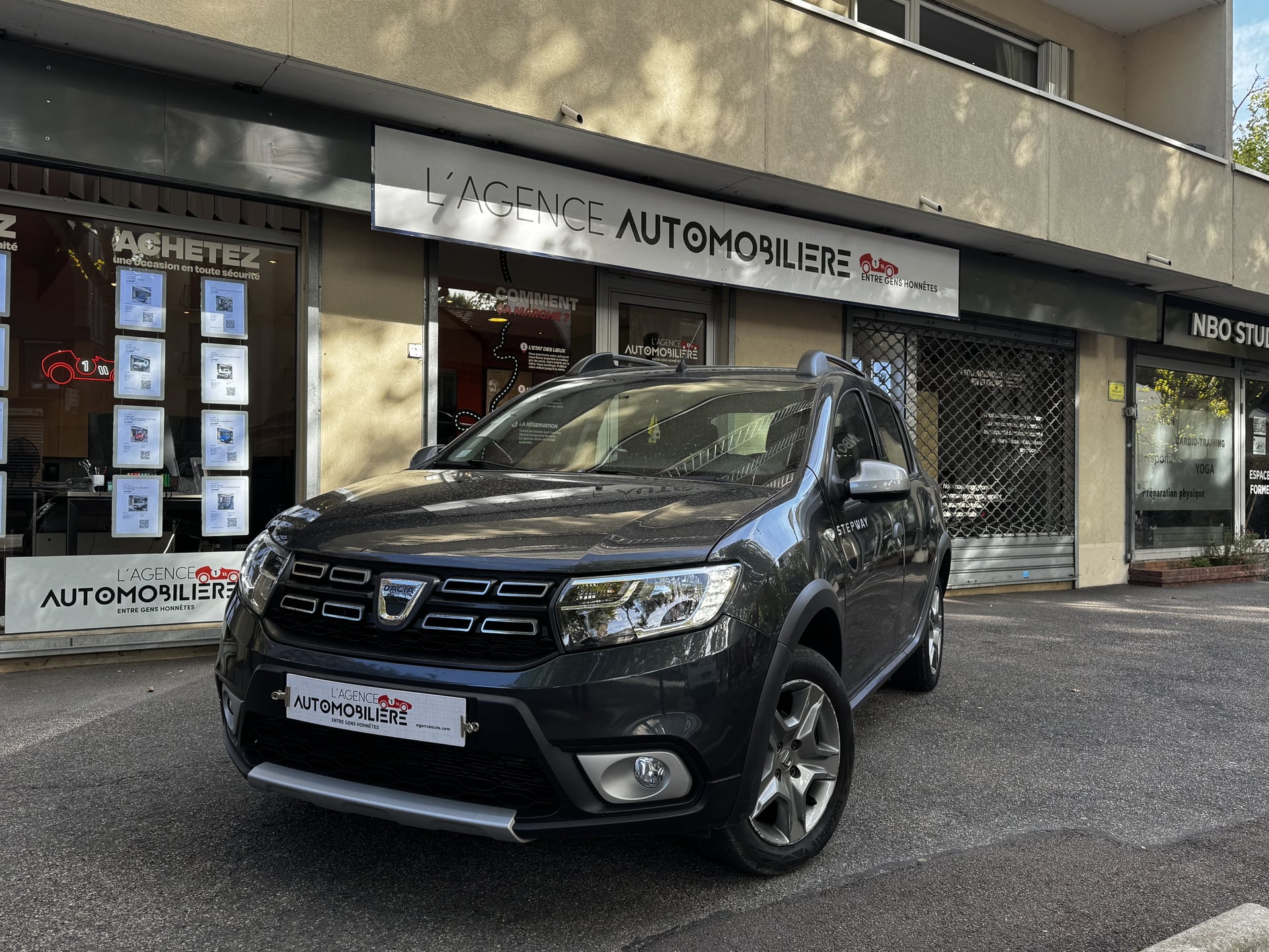 Dacia Sandero II (2) STEPWAY 1.0 SCE 75 URBAN *FAIBLE KILOMETRAGE, SUIVI DACIA