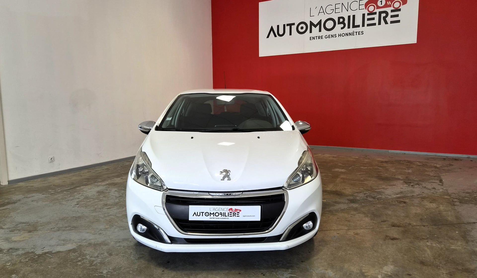 Peugeot 208 PEUGEOT 208 1.2 PURETECH 82 STYLE 5P — 2