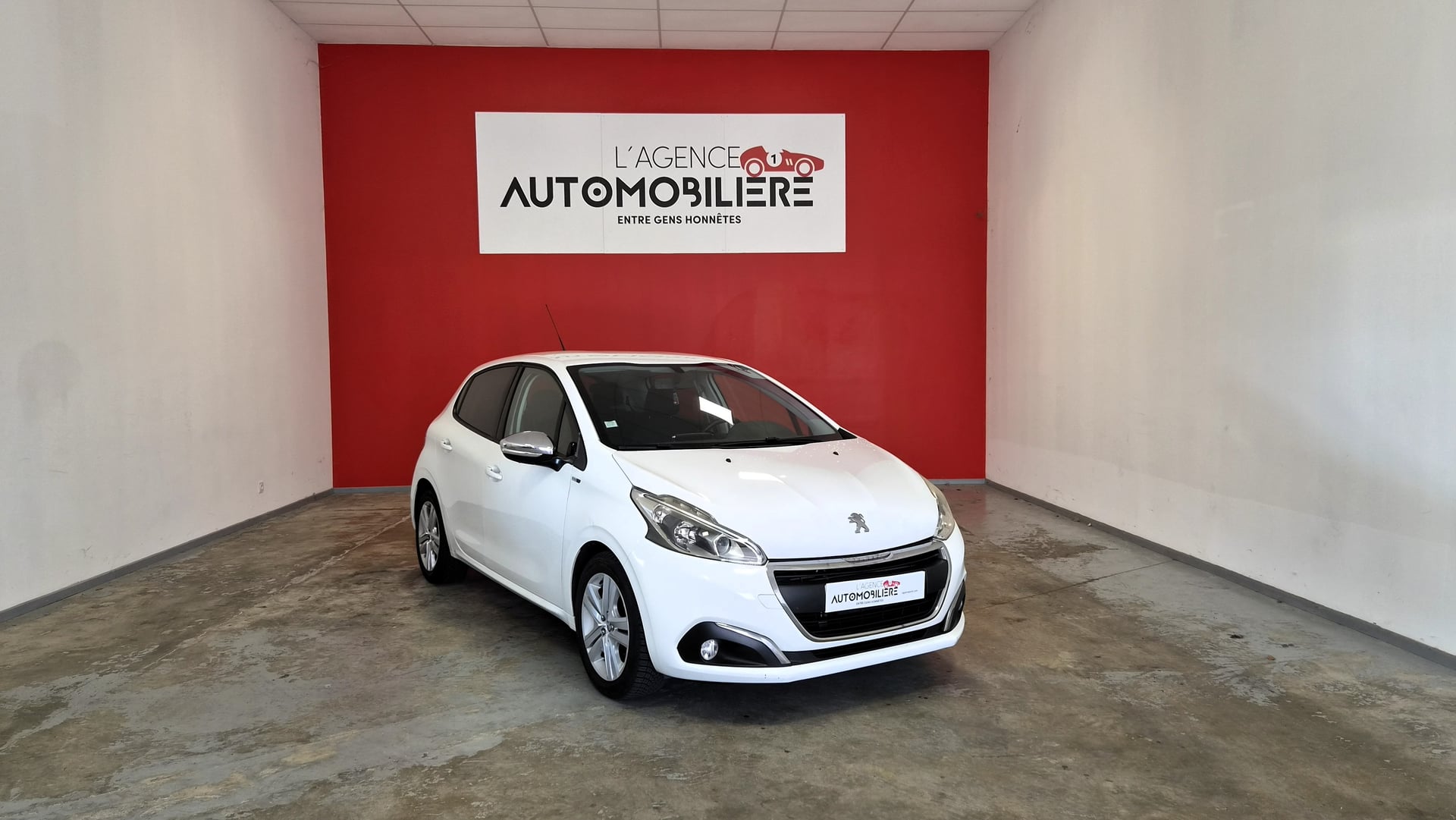 Peugeot 208 PEUGEOT 208 1.2 PURETECH 82 STYLE 5P