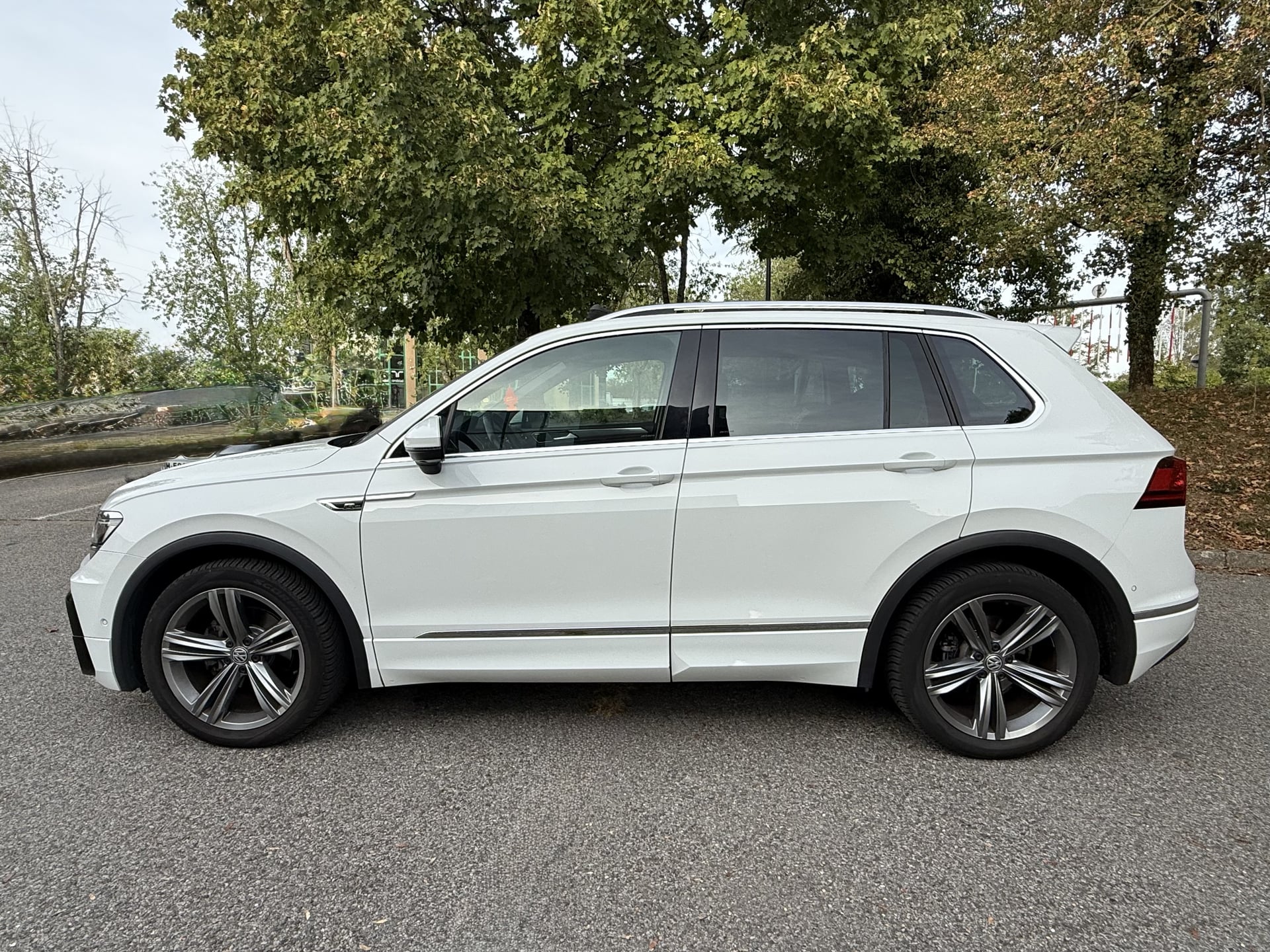 Volkswagen Tiguan 2.0 TDI 150 DSG7 BLACK R-LINE — 2