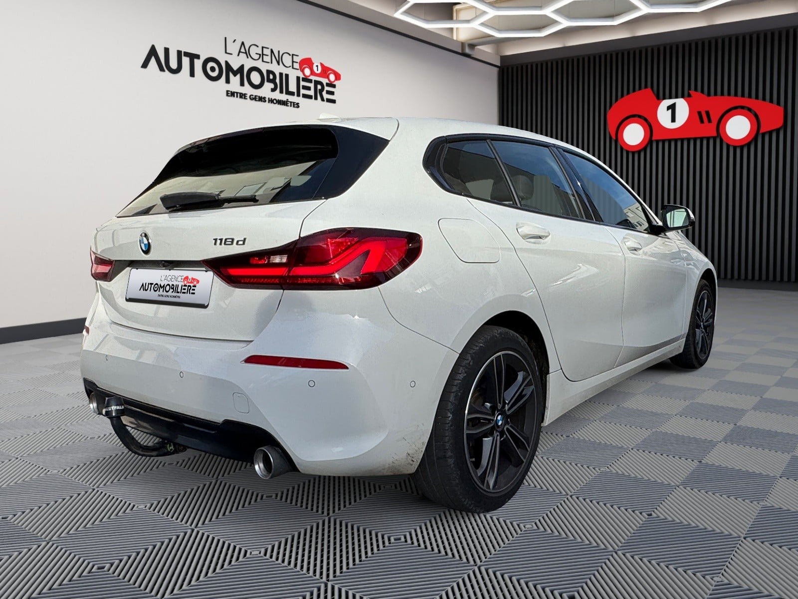 BMW Série 1 118D 150 8CV BUSINESS DESIGN BVA — 2