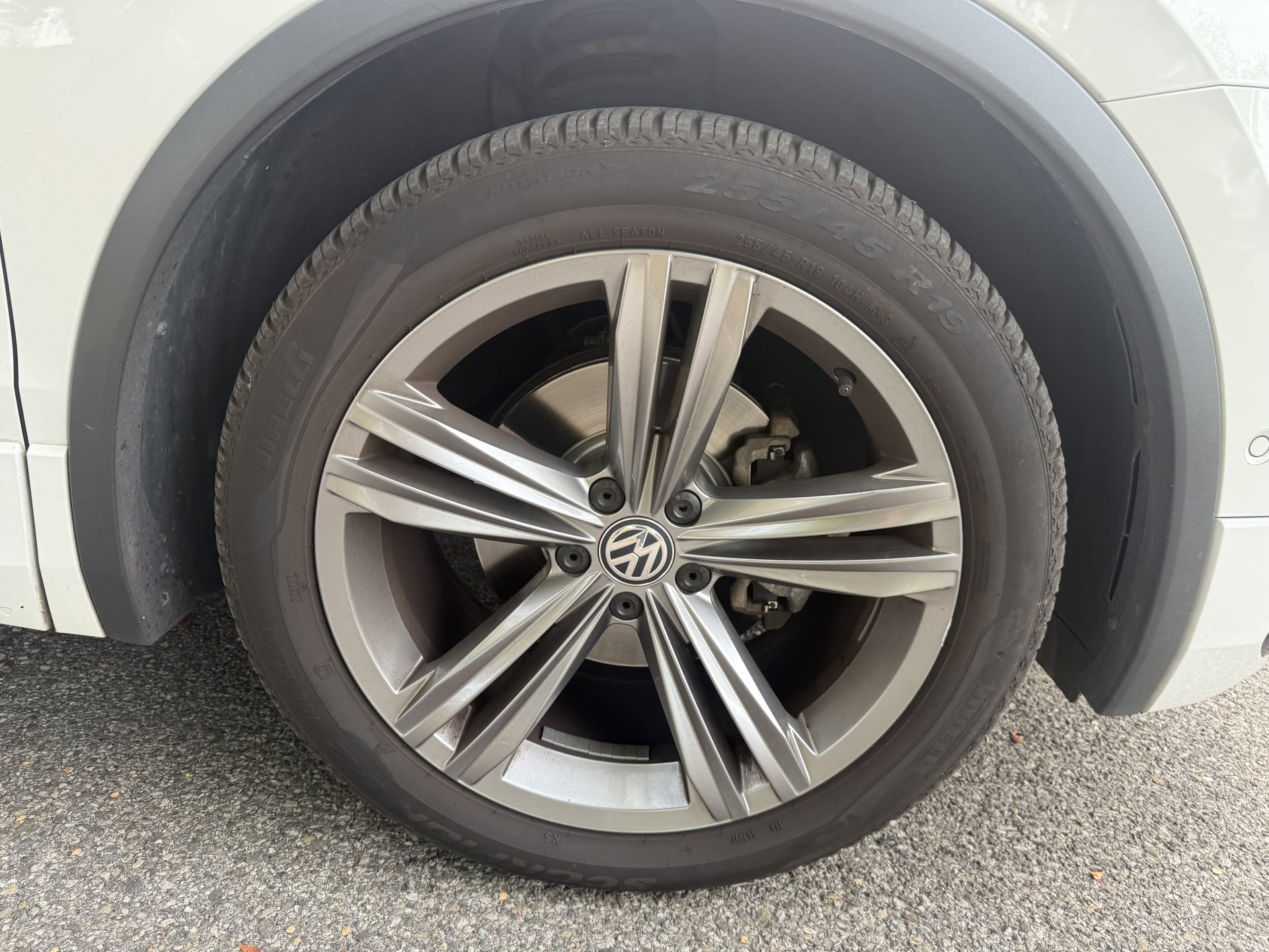 Volkswagen Tiguan 2.0 TDI 150 DSG7 BLACK R-LINE — 26