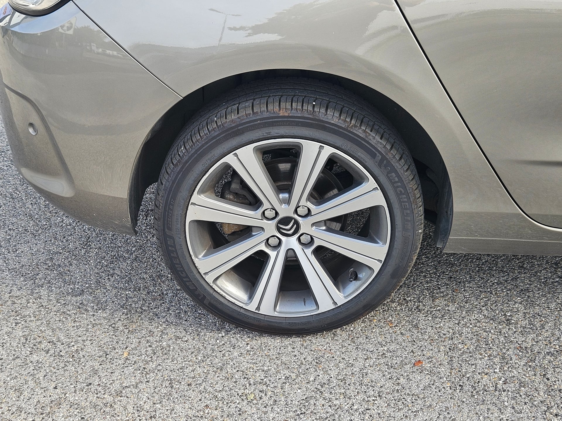Citroen C4 1.6 E-HDI 115 CH BMP6 SHINE ( 1ère Main - Sièges cuir massant chauffants — 29