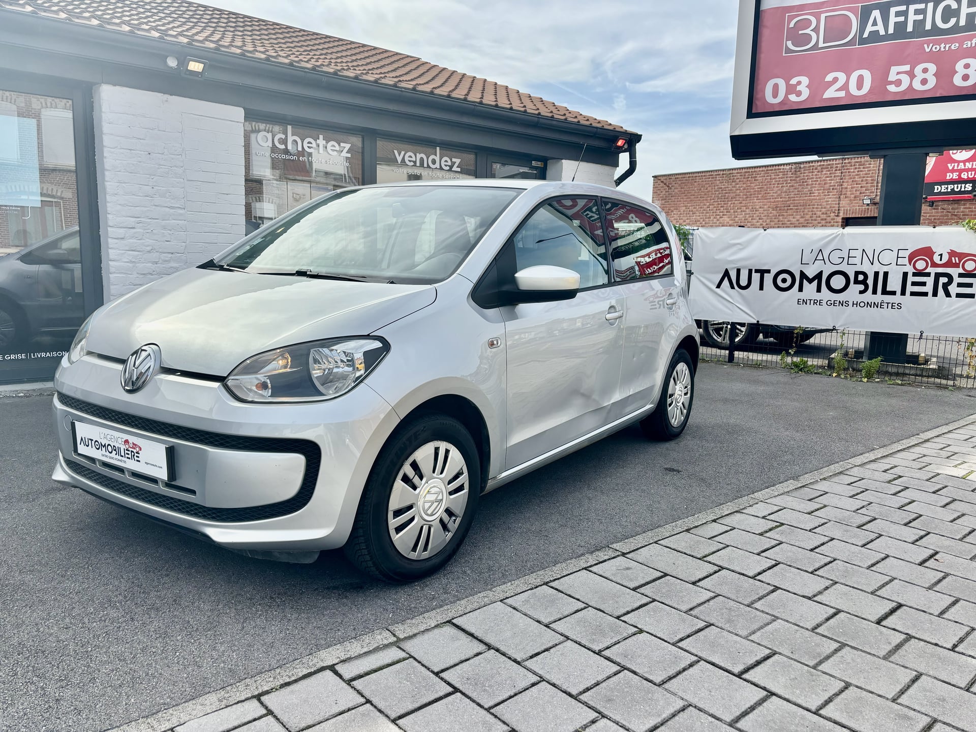 Volkswagen UP 1.0  60CV  MOVE UP 5P ( Véhicule Français ) ( Véhicule FIABLE )