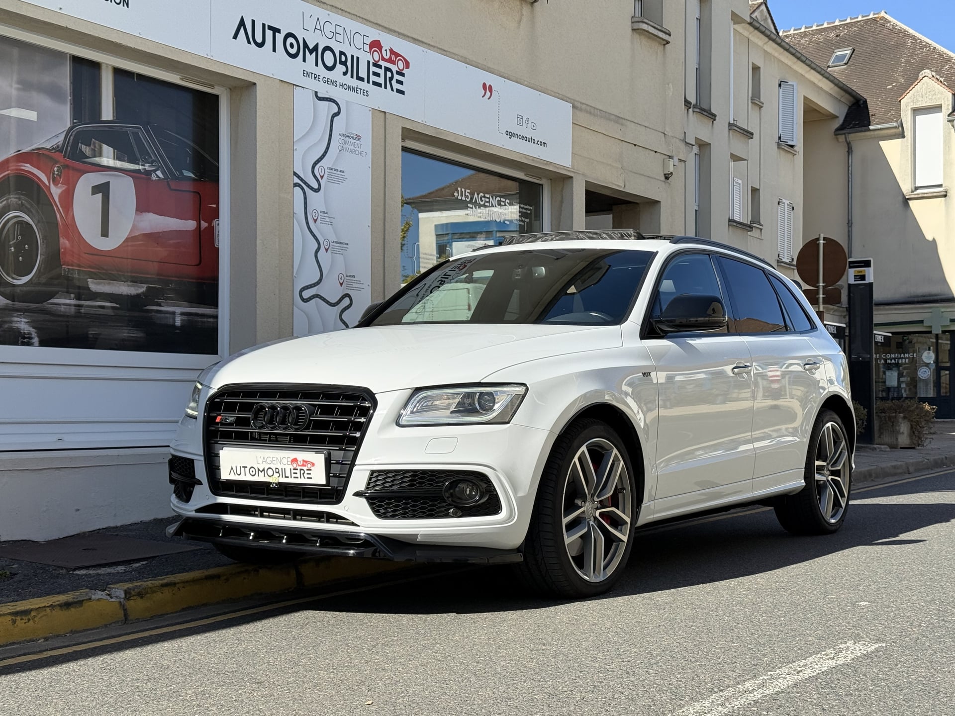 Audi SQ5 3.0 V6 BITDI 340QUATTRO TIPTRONIC 8+Pack Carbone+2eme Main+Suivi Complet+Etat Neuf!+Apple Carplay