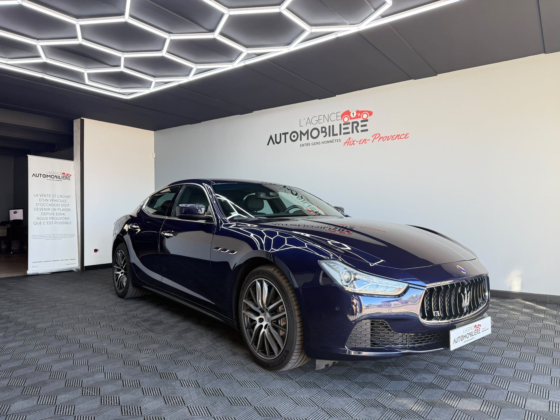Maserati Ghibli (M157) 3.0 V6 275 Ch - SUIVI COMPLET MASERATI - GARANTIE 6 MOIS