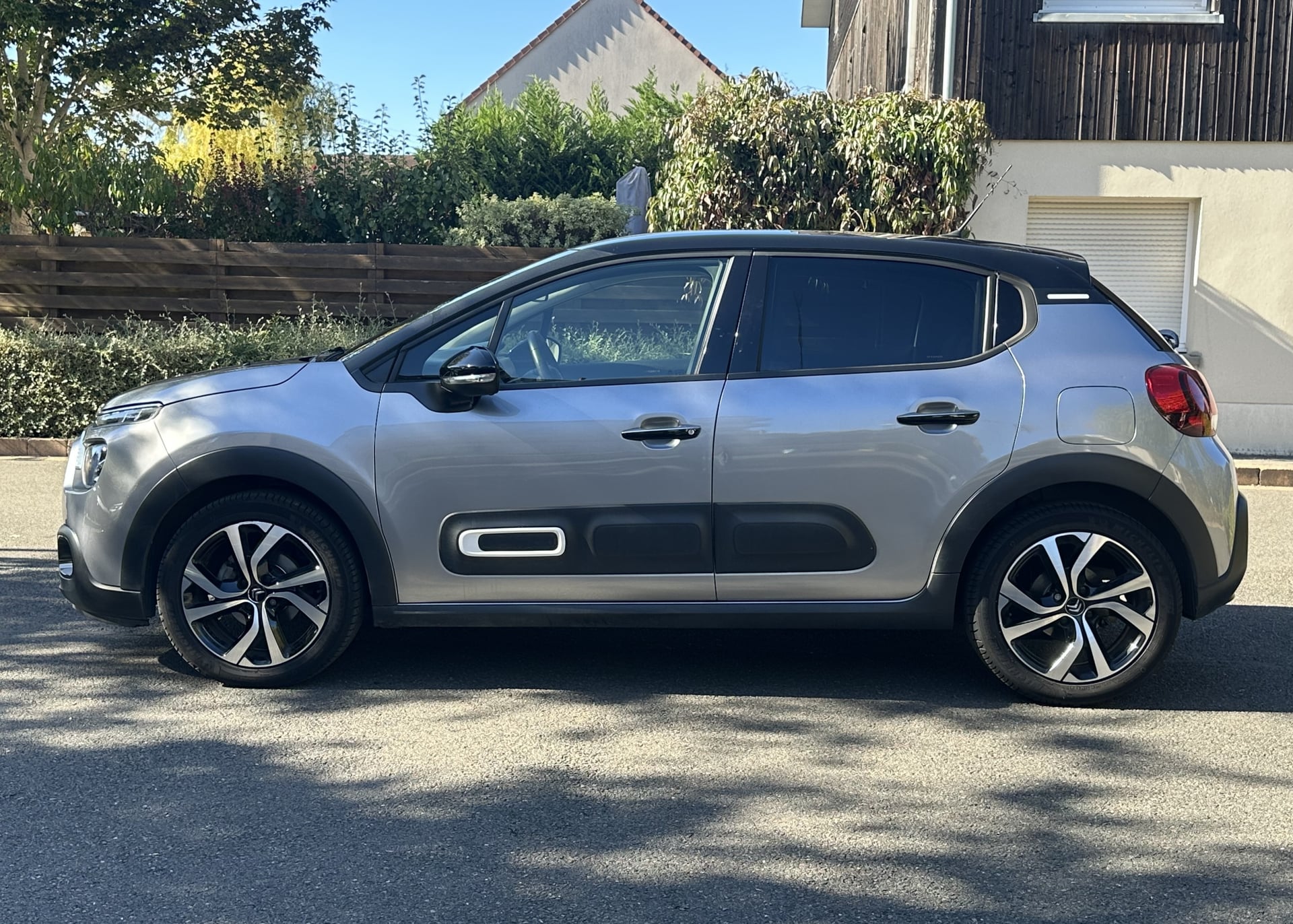Citroen C3 III (2) 1.2 PURETECH 110 S&S Shine Pack BV6 — 2