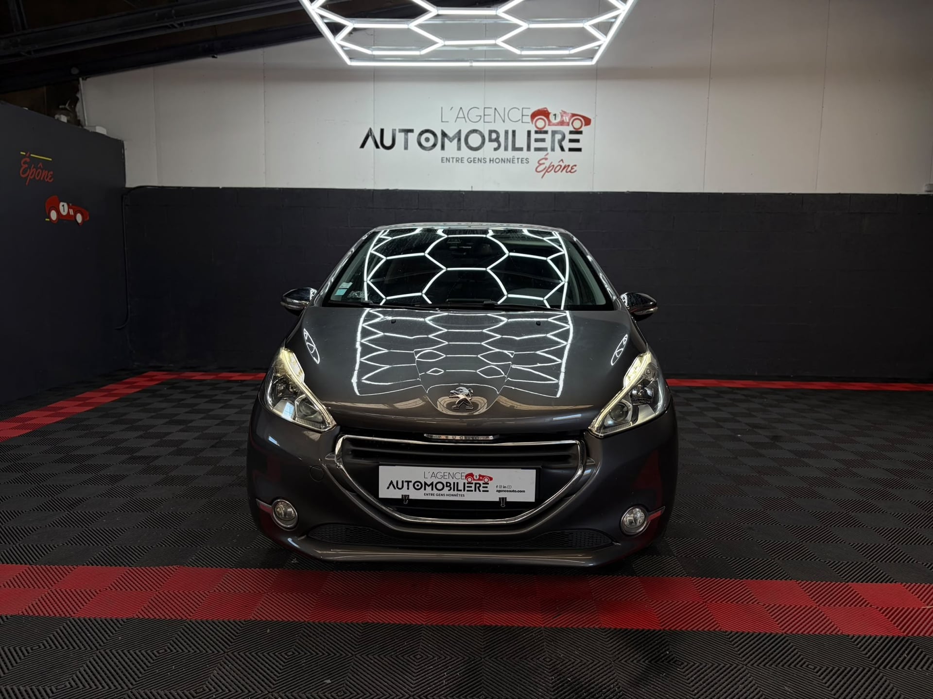 Peugeot 208 1.2 PURETECH 110 CH EDITION TECH — 2