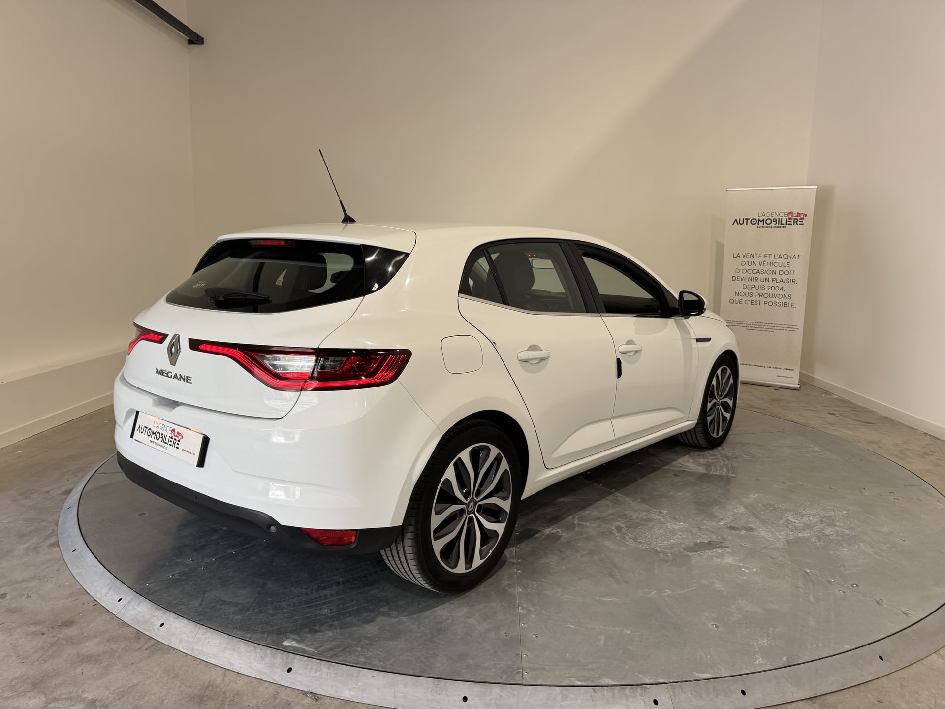 Renault Megane IV Blue dCi 95 Business — 2