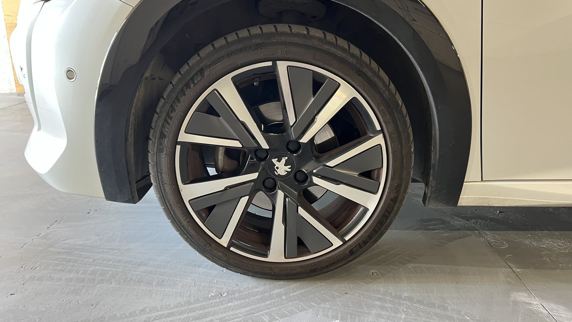 Peugeot 208 1.2 PureTech 130ch GT Line Entretenu Peugeot + Caméra de recul + Carplay + 3D i-Cockpit — 39