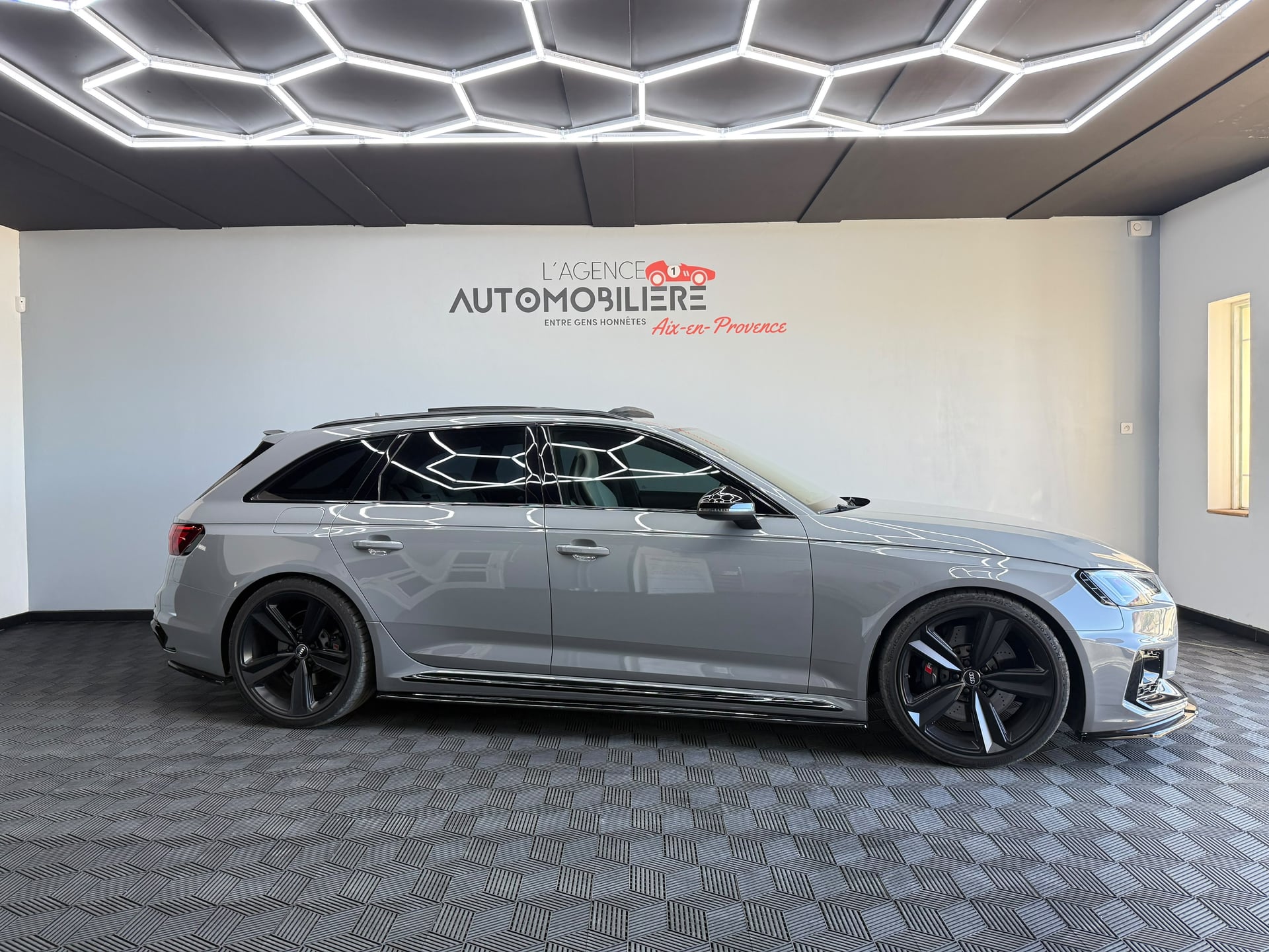 Audi Rs4 Avant 2.9 V6 450 Ch PACK RS - SUIVI COMPLET AUDI — 2