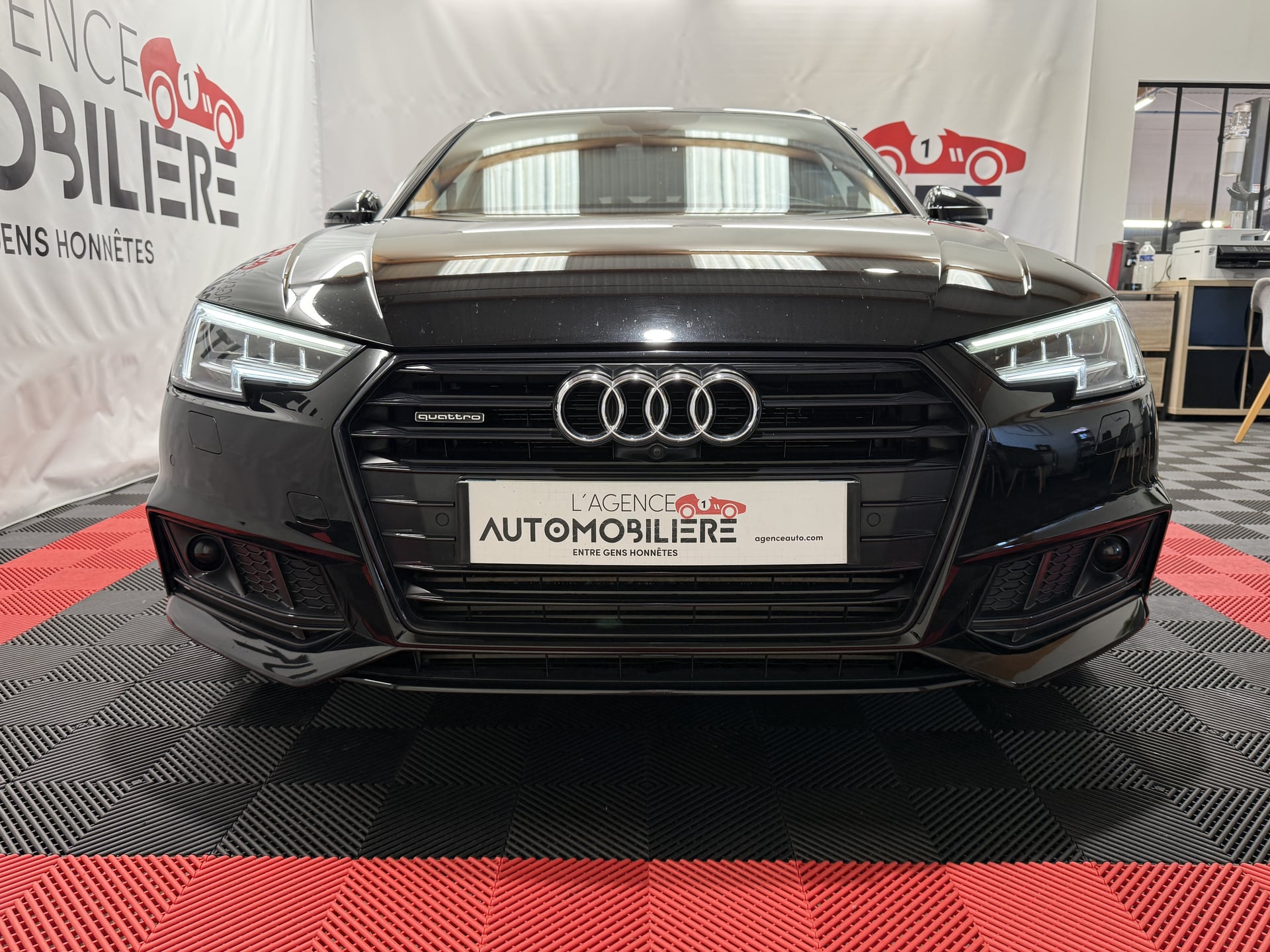 Audi A4 V AVANT V6 3.0 TDI 272 S LINE QUATTRO TIPTRONIC (Attelage) — 2