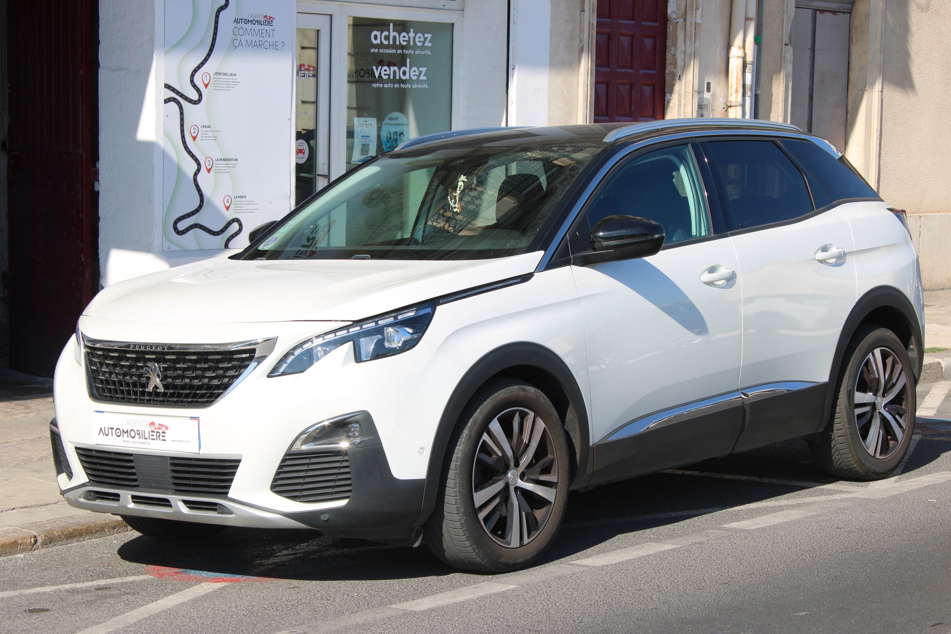 Peugeot 3008 1.2 130Ch ALLURE BUSINESS EAT8 ( Distribution changé, Carplay, Radar Arr ... )