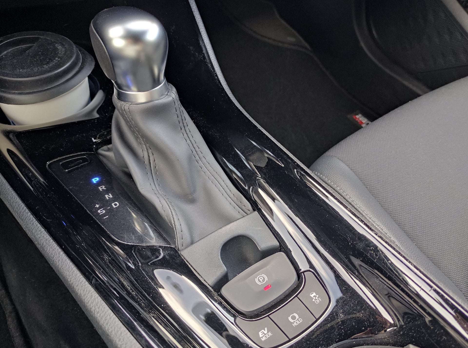 Toyota C-HR 2.0 184 H 150 ch E-CVT 4x2 DESIGN ULTIMATE (Attelage) — 2