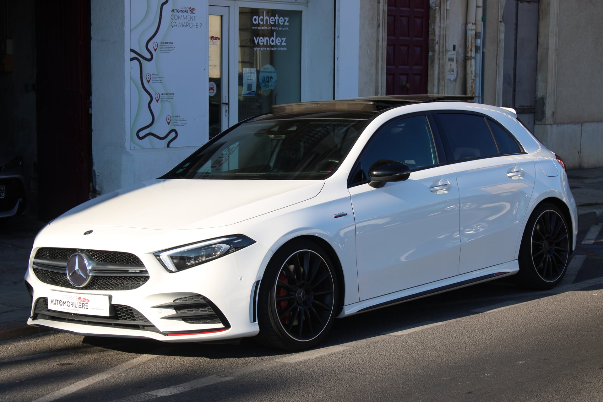 Mercedes-Benz Classe A 2.0 35 305 AMG 4MATIC 7G-DCT SPEEDSHIFT BVA ( Toit ouvrant, Entretien Mercedes, Caméra 360° ... )
