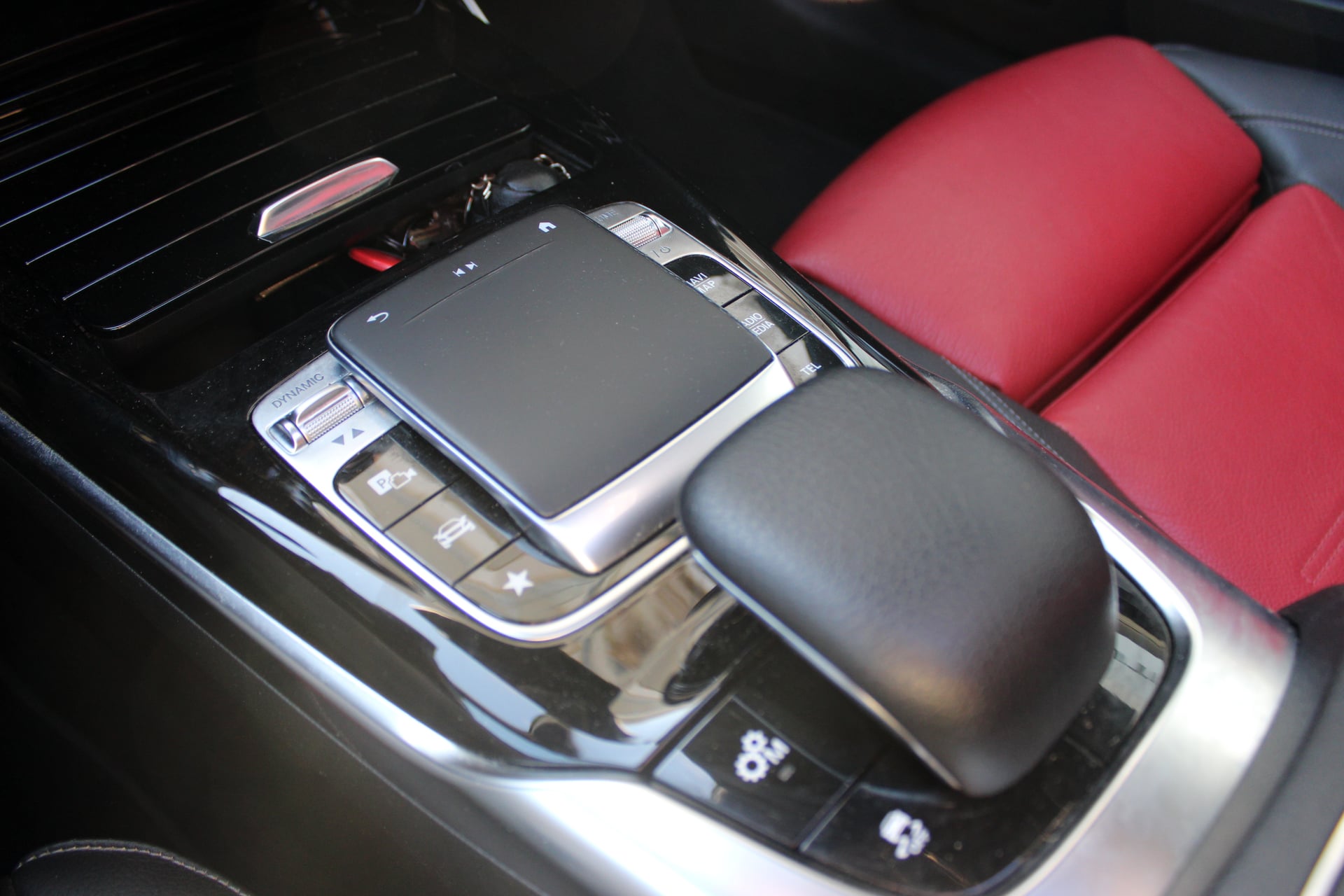 Mercedes-Benz Classe A 2.0 35 305 AMG 4MATIC 7G-DCT SPEEDSHIFT BVA ( Toit ouvrant, Entretien Mercedes, Caméra 360° ... ) — 28