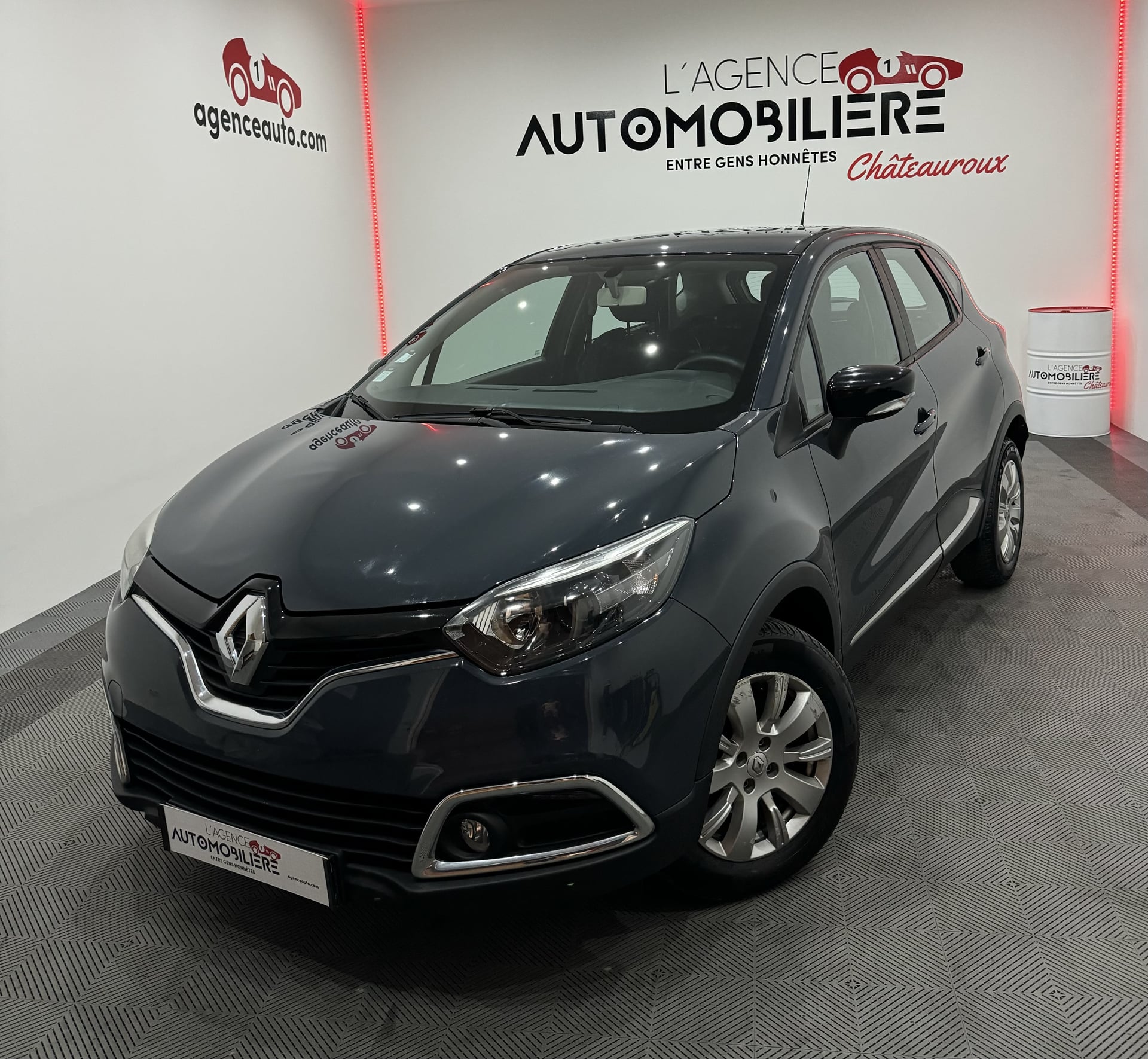 Renault Captur BUSINESS 1.5 DCI 90CV BVM5 GPS/BLUETOOTH/REGULATEUR/JTES 16'/CLIM/ACCES DEMARRAGES MAINS LIBRES