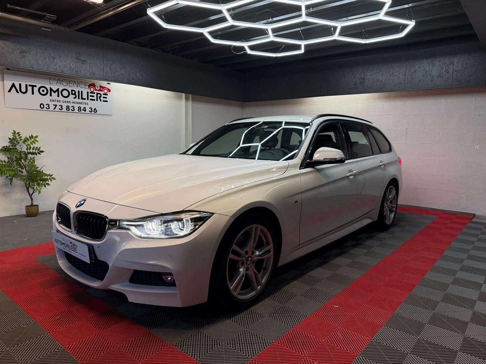 BMW Série 3 TOURING F31 318dA 150 LCI M Sport - Garantie 12 mois