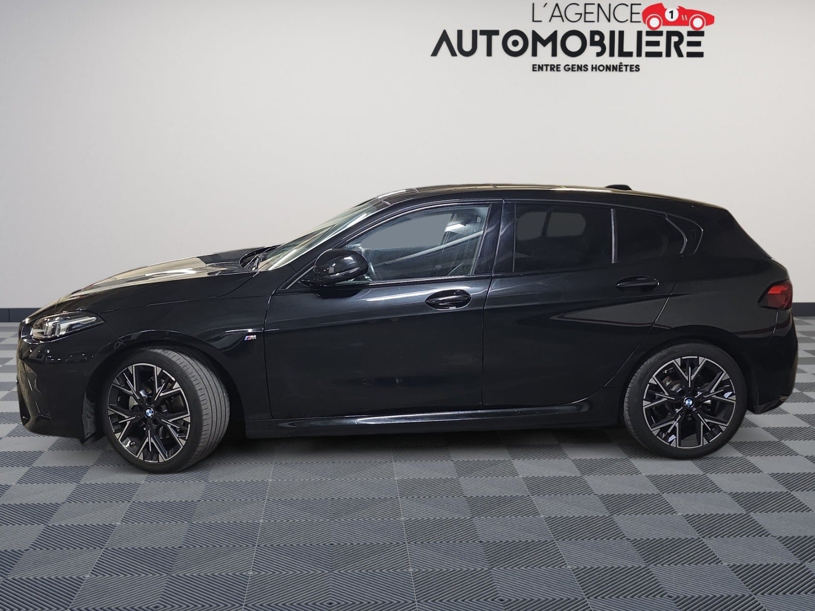 BMW Série 1 (F70) 120A M Sport 170ch DKG7 Hybrid sous garantie — 2