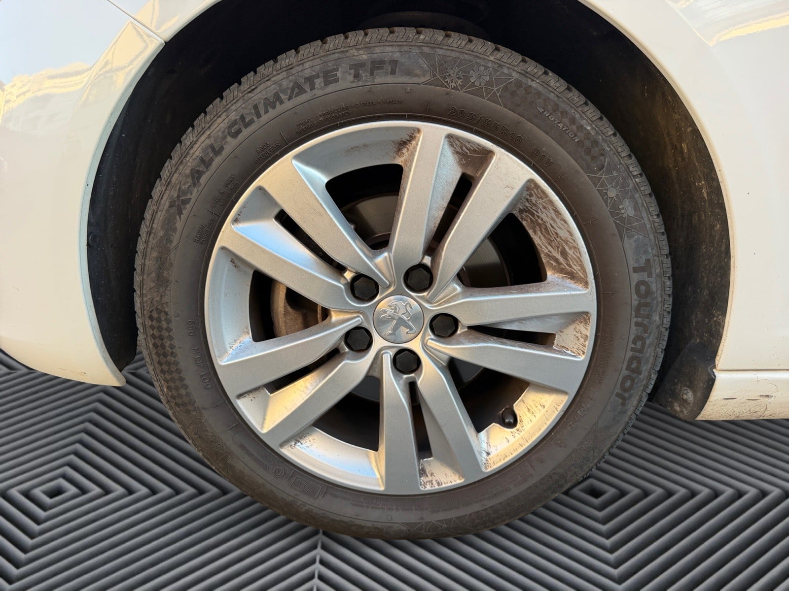 Peugeot 308 1.5 Bluehdi Active business — 25