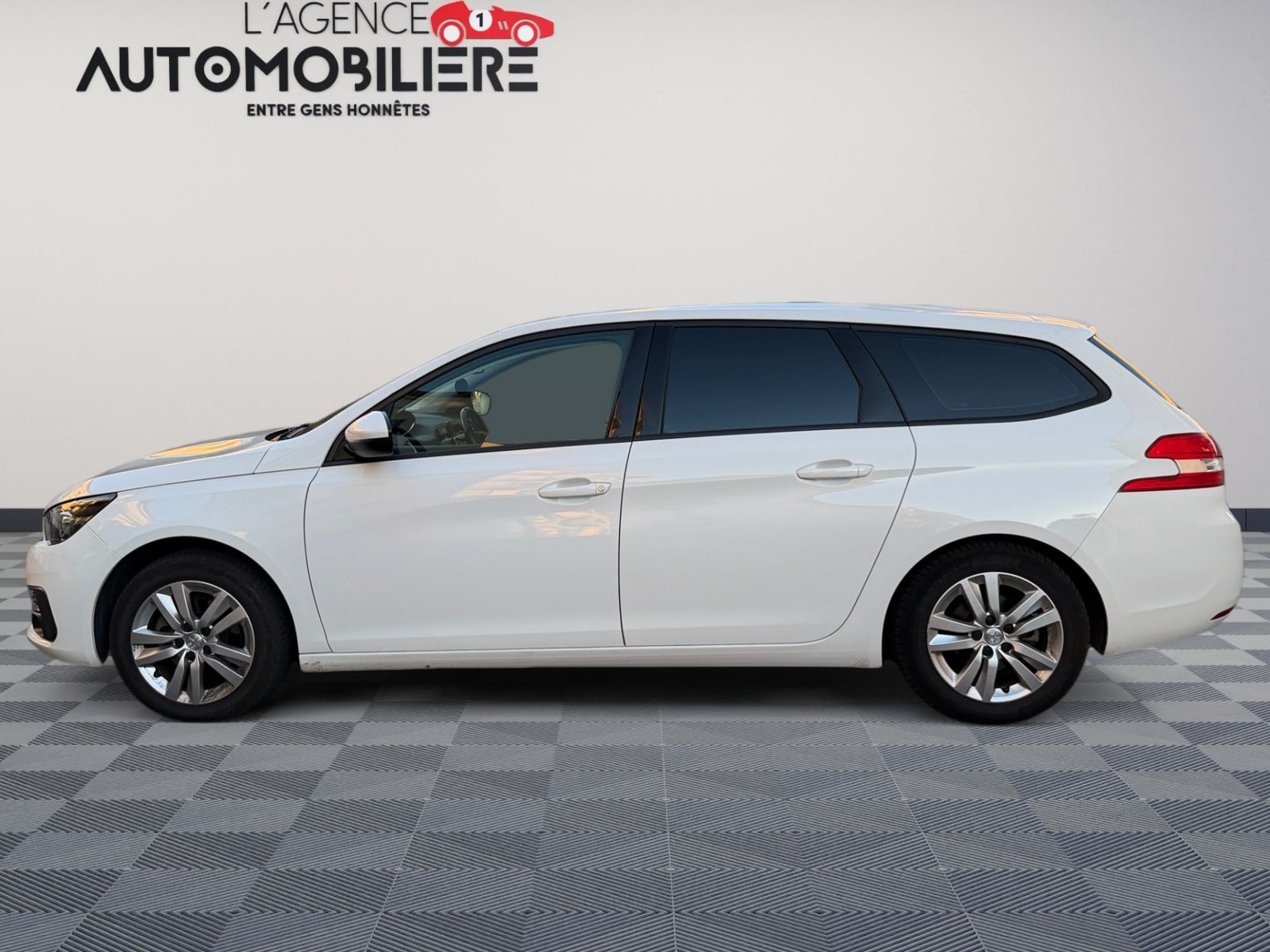 Peugeot 308 1.5 Bluehdi Active business — 2