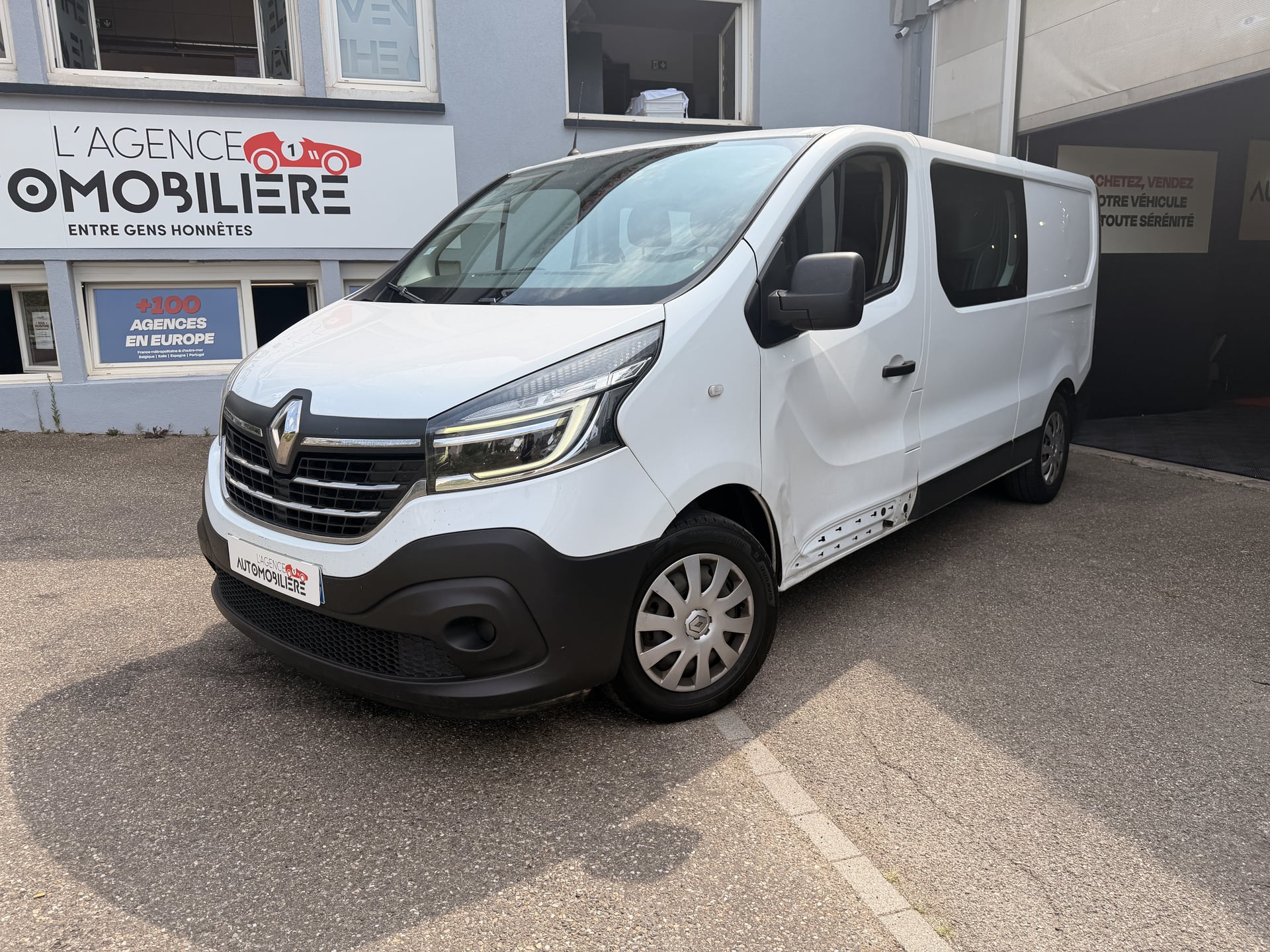 Renault Trafic L2H1 1200 KG 6 PLACES 145 BLUE DCI ENERGIE GRAND CONFORT BVM 6 - Climatisation - Régulateur de vitesse - Bluetooth -