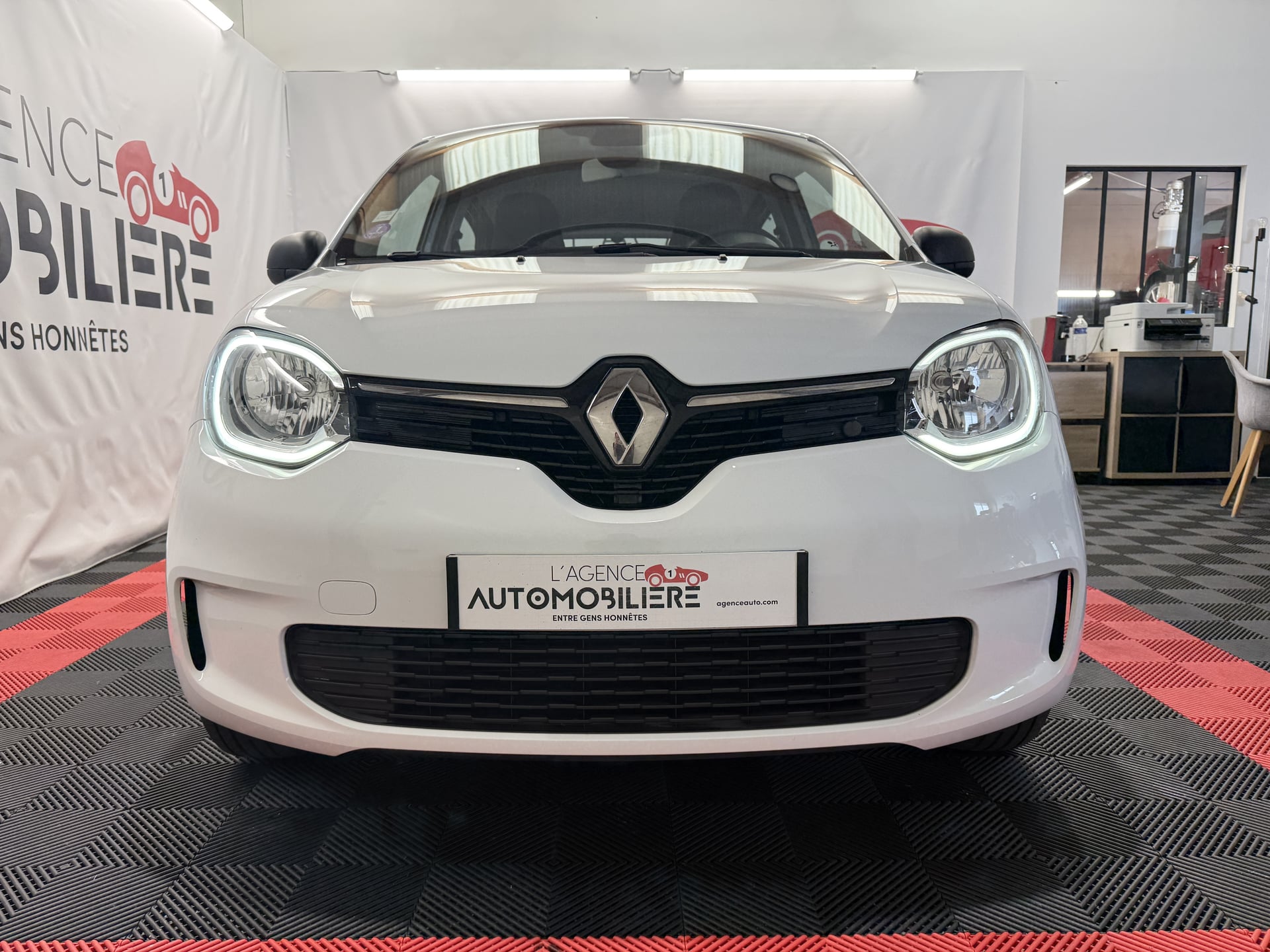 Renault Twingo III 1.0 SCE 65 LIFE — 2