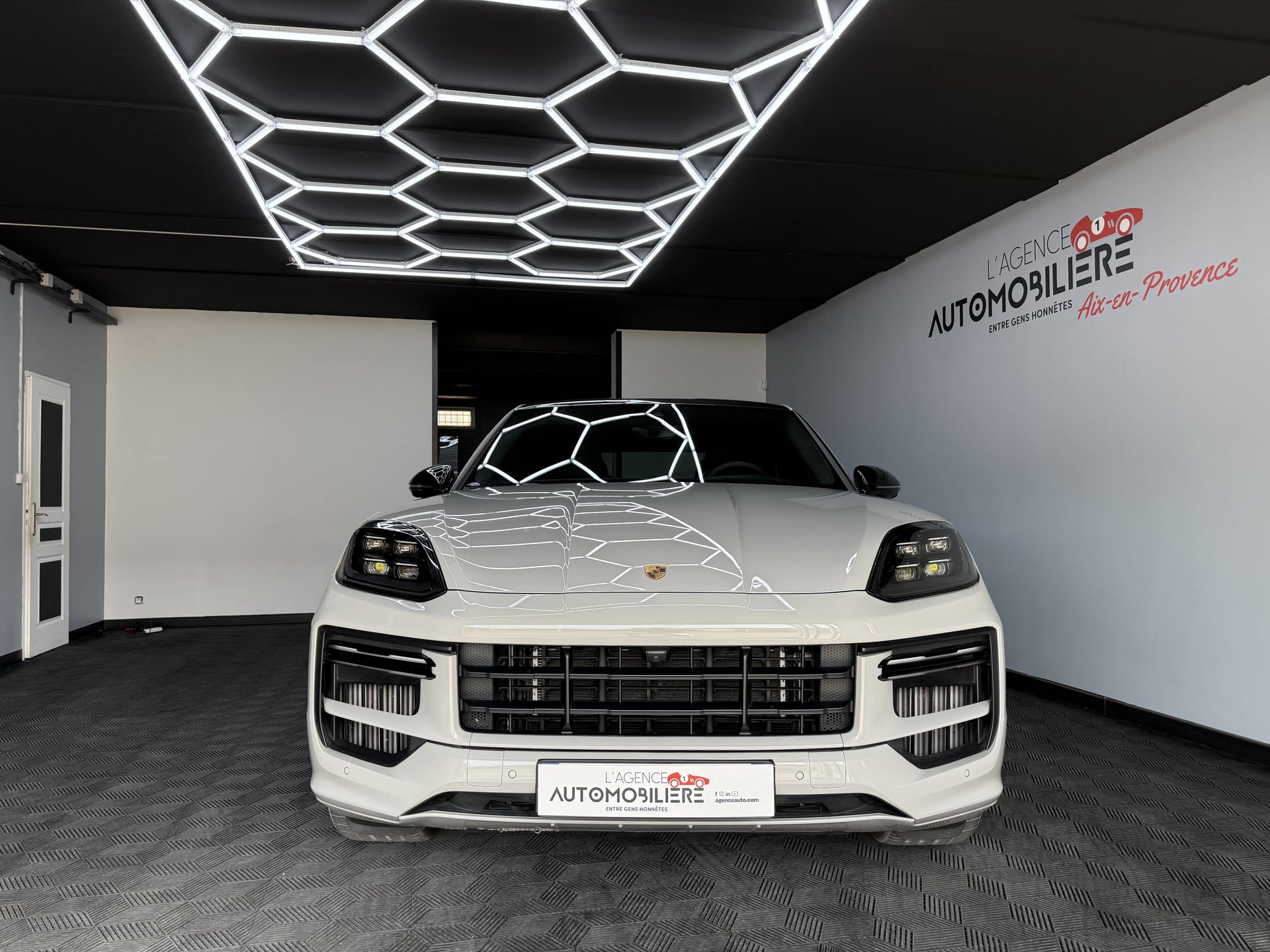 Porsche Cayenne COUPÉ TURBO PACK GT 4.0 V8 739 Ch TIPTRONIC S - SUIVI PORSCHE — 2