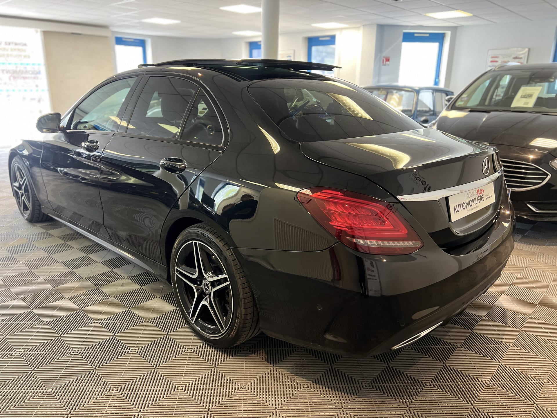 Mercedes-Benz Classe C 200D 9G-TRONIC 160CV Amg Line Toit Ouvrant - Burmester - Caméra - Sièges chauffants - CarPlay - Angles morts — 2