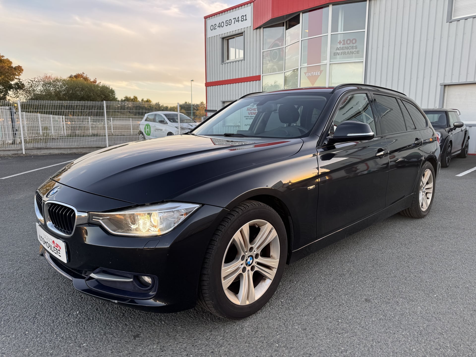 BMW Série 3 TOURING 318D 143 BVA SPORT | XENONS / HAYON ELECTRIQUE / FEUX DE ROUTE AUTO | GARANTIE 12 MOIS