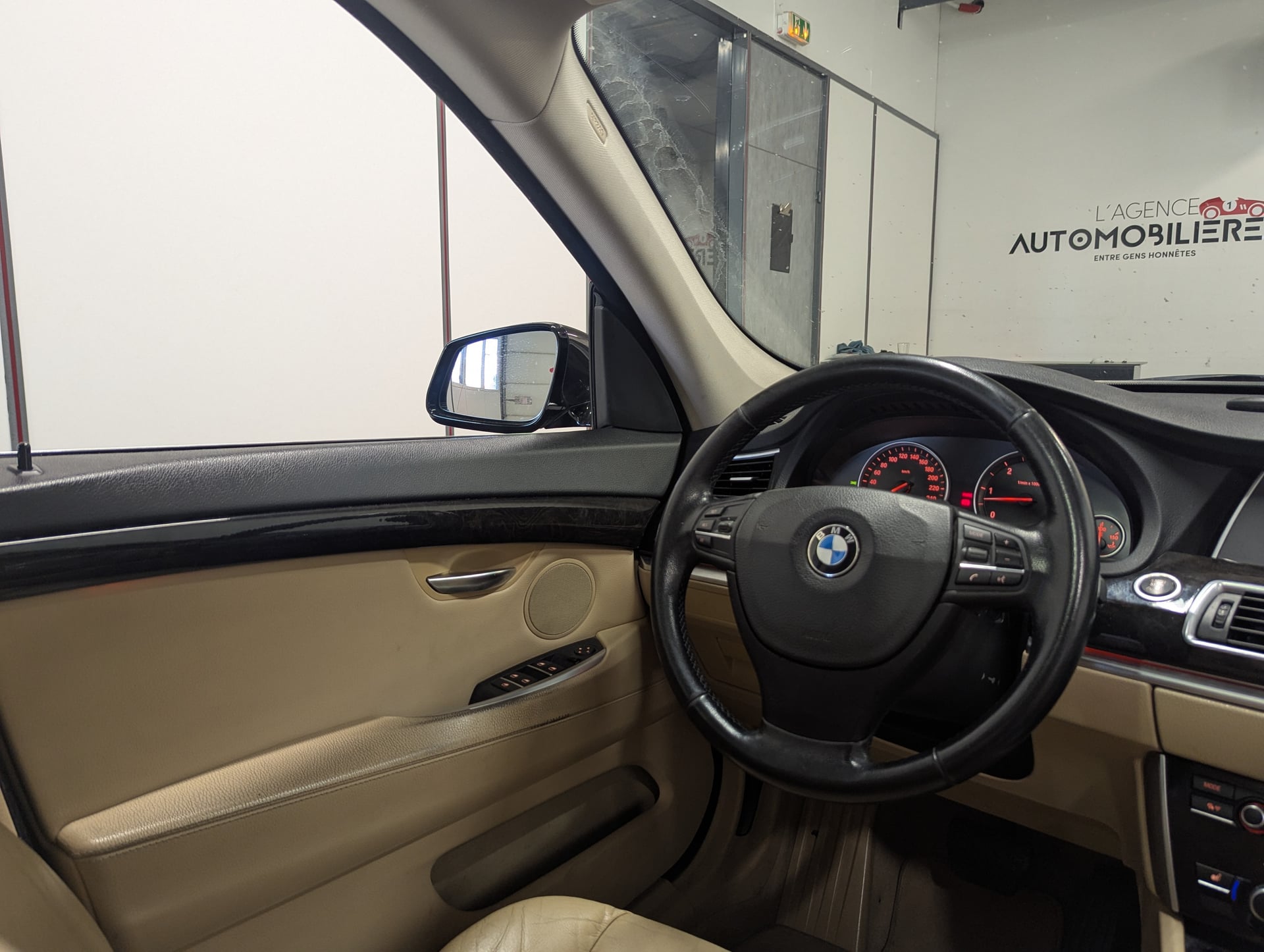 BMW Série 5 530d 3.0 d DPF 24V 245 cv Boîte auto — 27