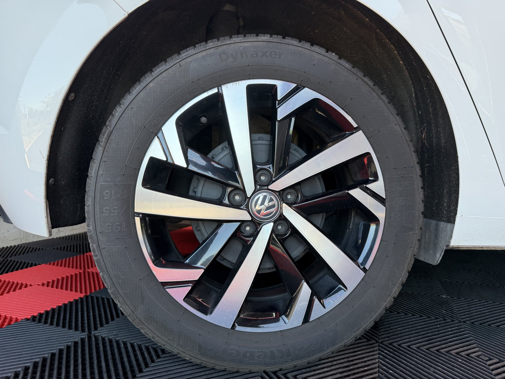 Volkswagen Polo 1.0 TSI 95ch S&S Confortline DSG7 Garantie 12mois — 40