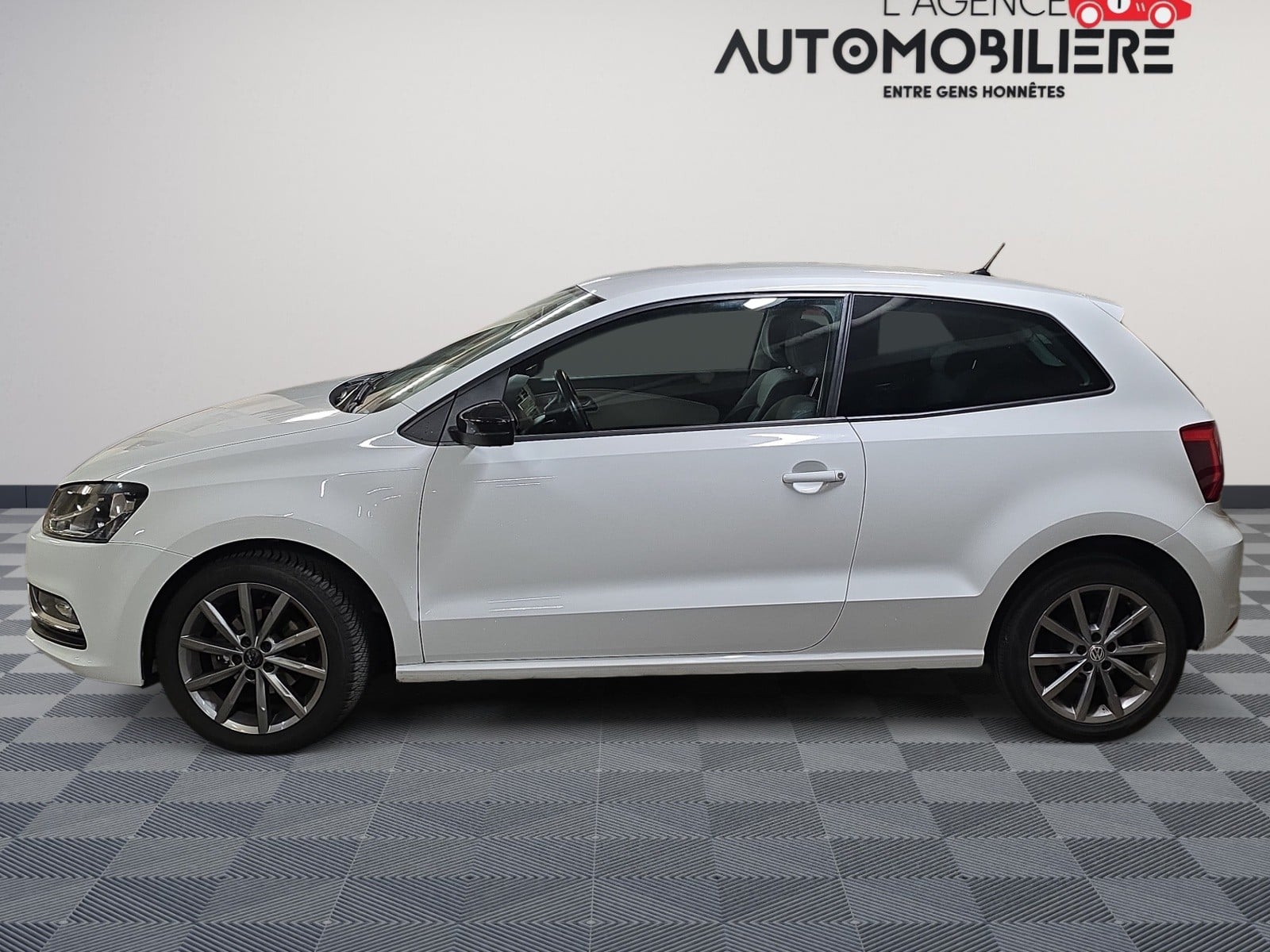 Volkswagen Polo 1.4 TSI 90 Confortline Bluemotion 3P BVM5 — 2
