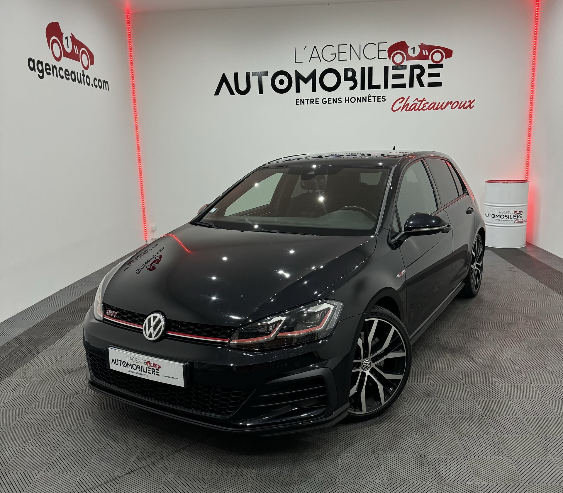 Volkswagen Golf VII PH2 GTI PERFORMANCE 2.0 TSI 245CV DSG7 5 PORTES GPS/BLUETOOTH/REG/SIEGES CHAUF/FX LED/CAMERA/CARPLAY/DYNAUDIO