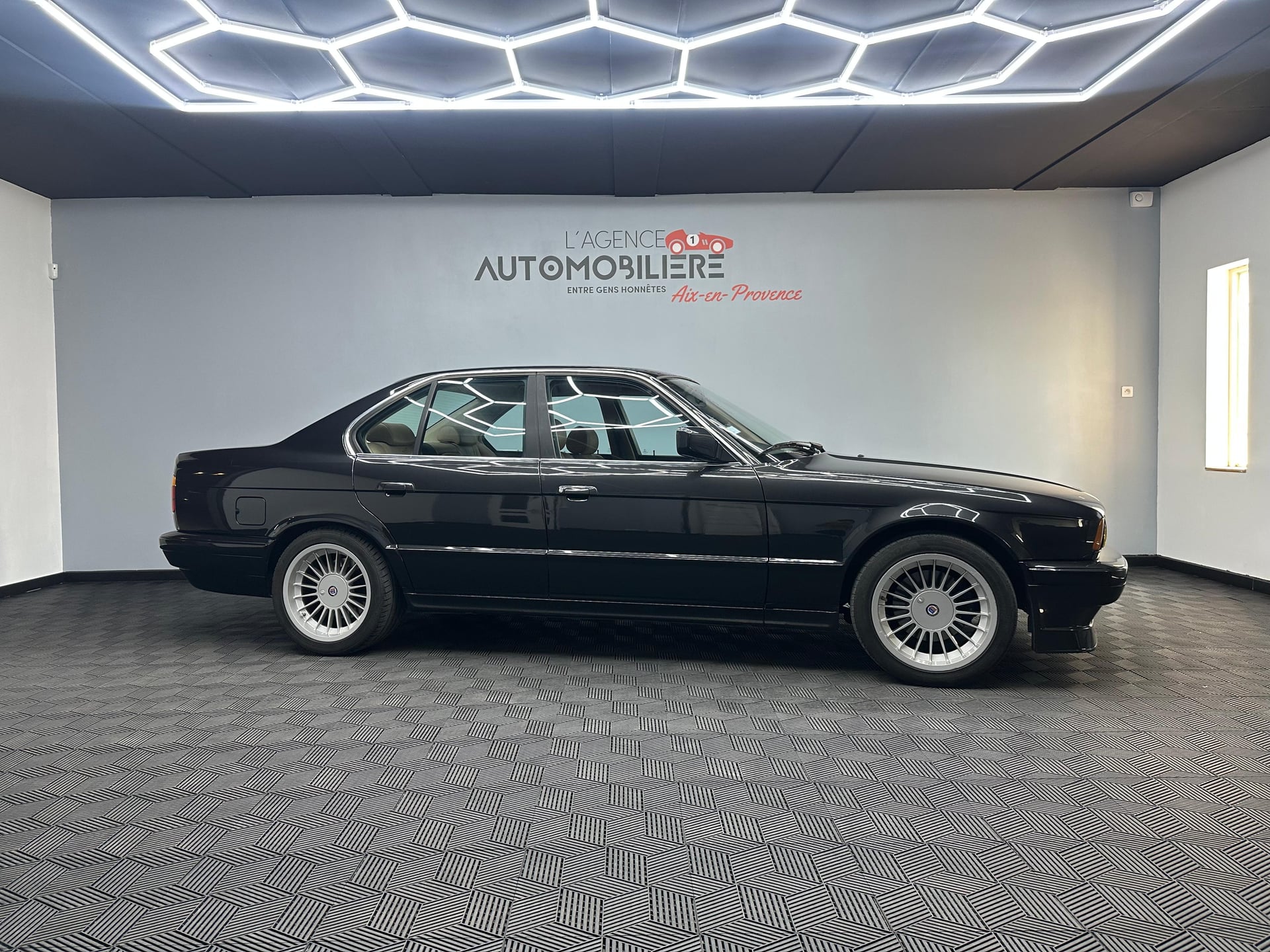 BMW Série 5 (E34) BERLINE 535i 3.4 211 Ch — 2