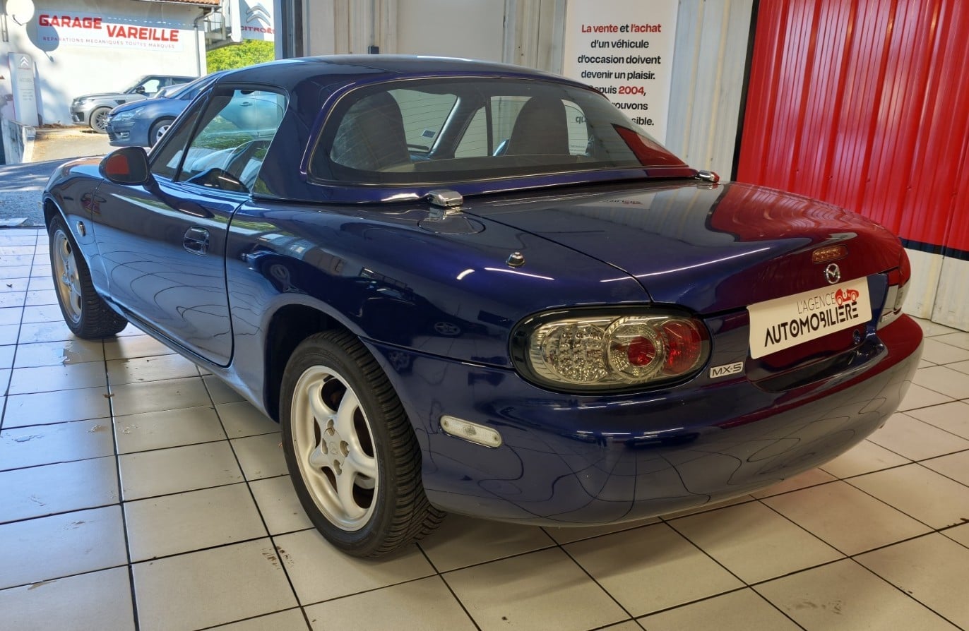 Mazda MX5 MAZDA MX5 1.6L 110CV HARD TOP CARNET D'ENTRETIEN — 2