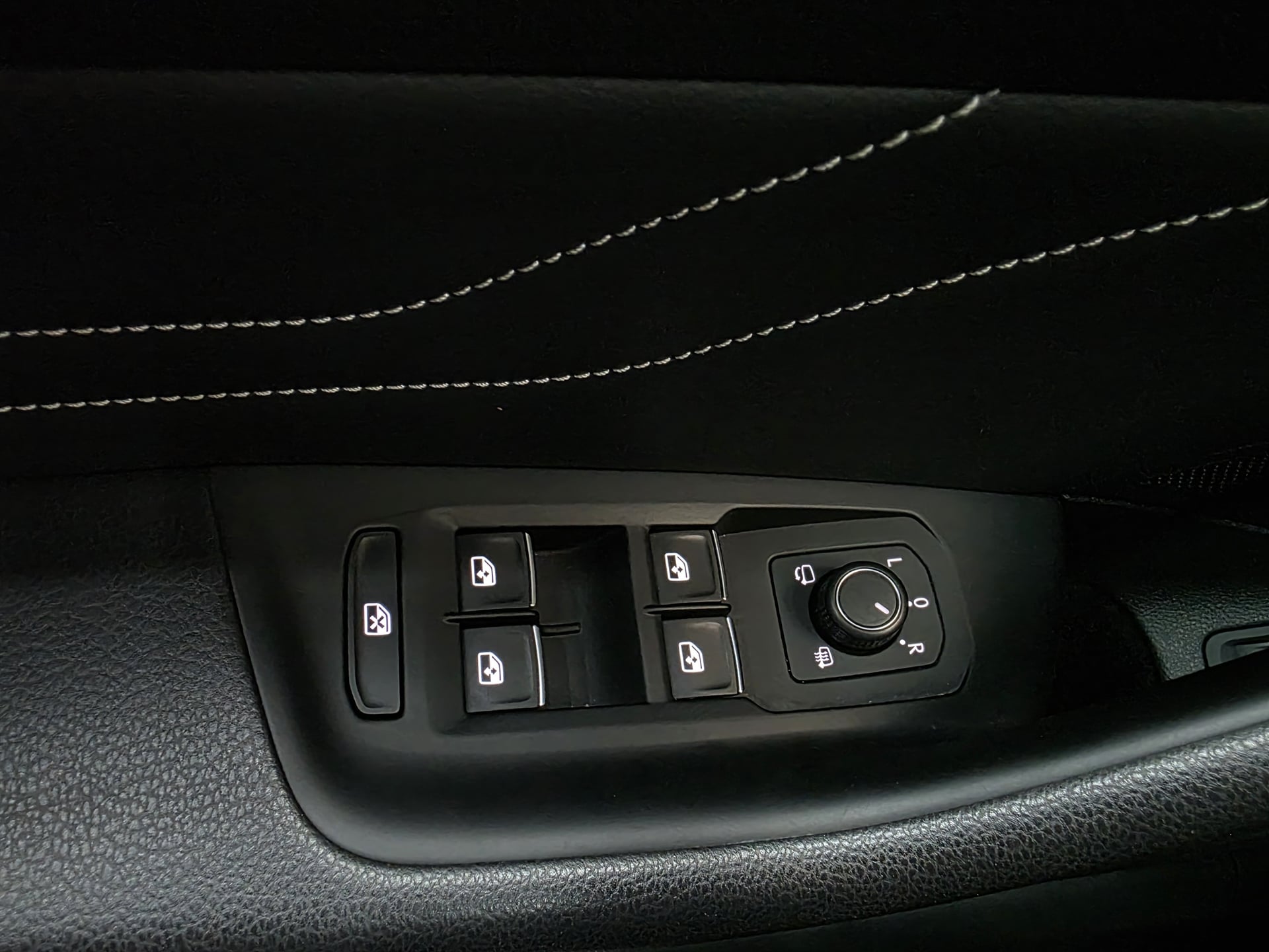 Volkswagen Passat 1.4 TSI Hybrid Rechargeable 218ch — 27