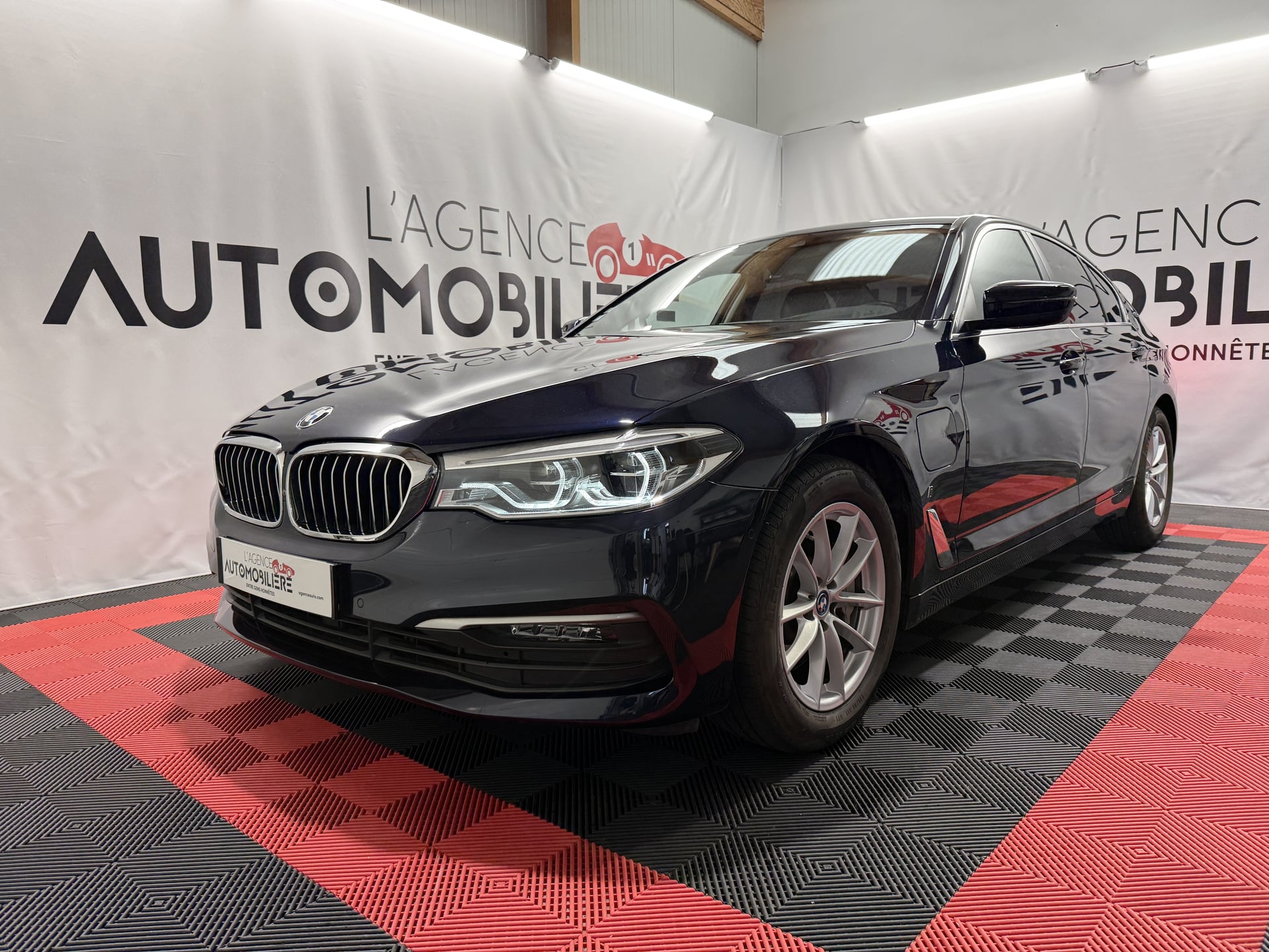 BMW Série 5 (G30) 530E IPERFORMANCE 252 BUSINESS DESIGN BVA8