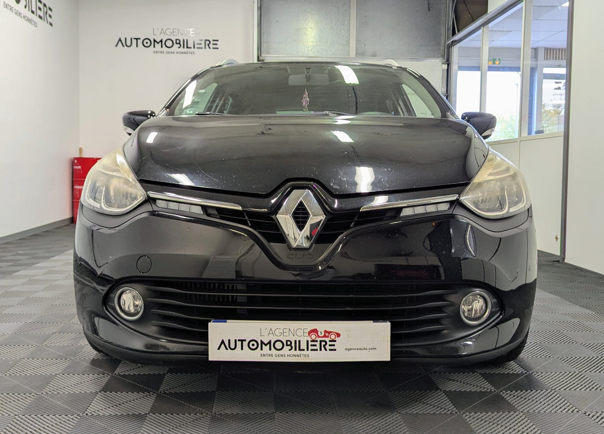 Renault Clio 0.9 TCE LIMITED ECO2 — 2